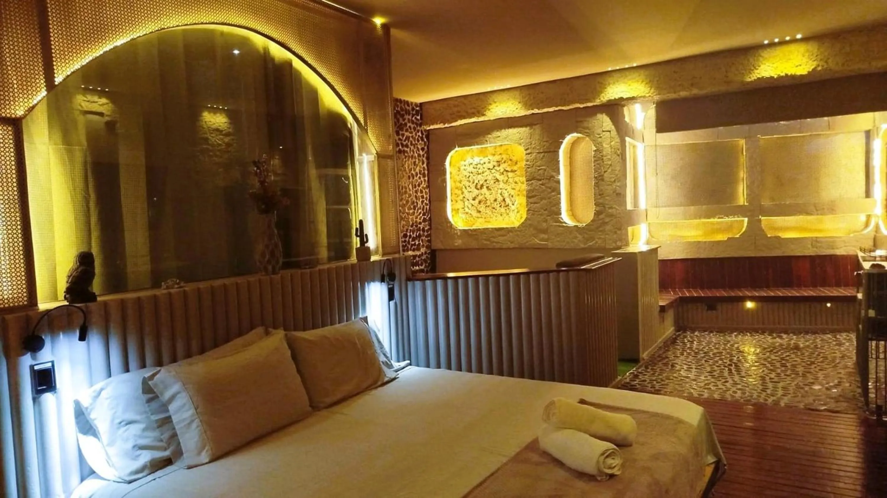 Bedroom in EleMYNT LifeStyle Hotel