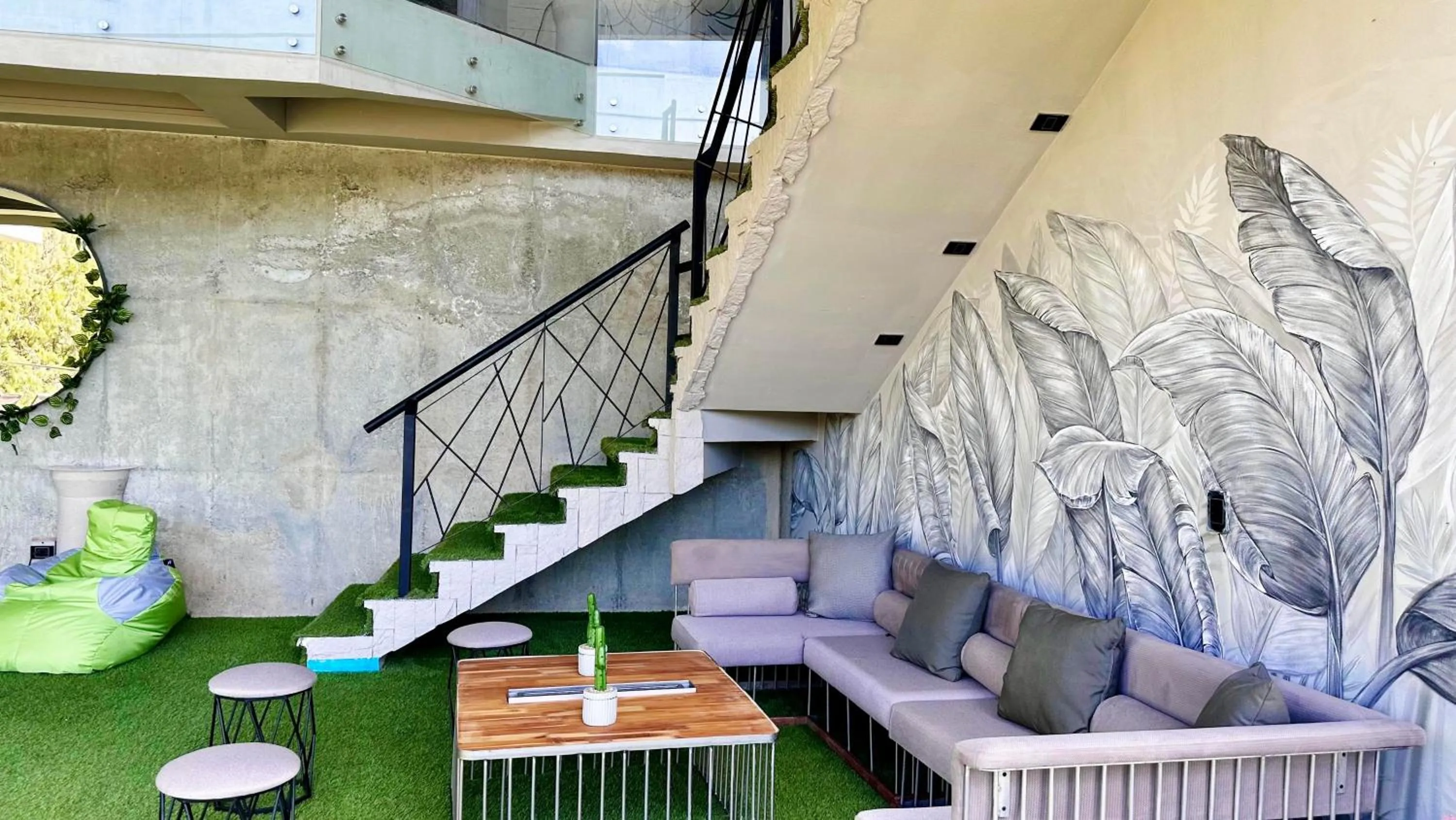 Living room in EleMYNT LifeStyle Hotel