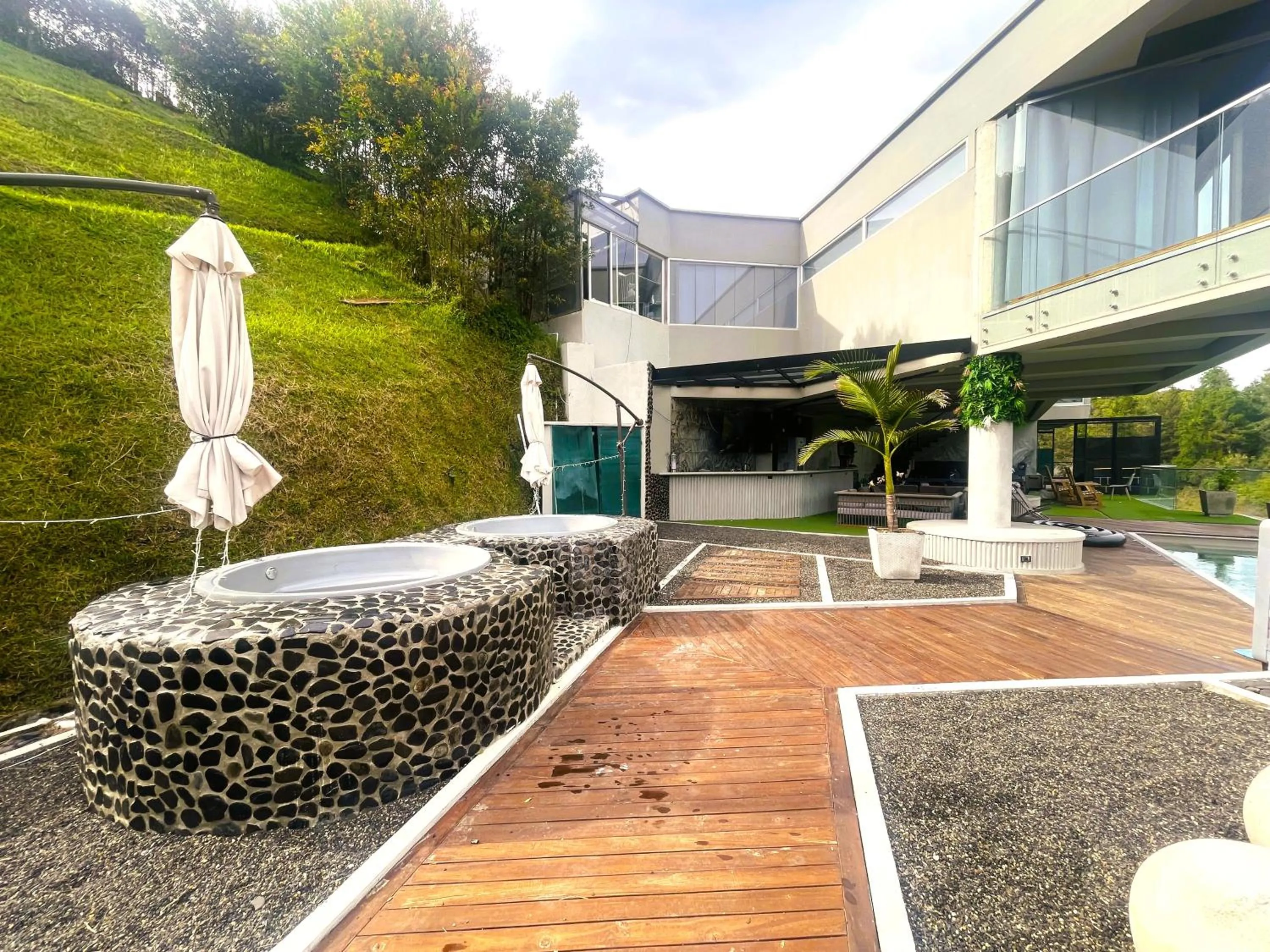 Hot Tub in EleMYNT LifeStyle Hotel
