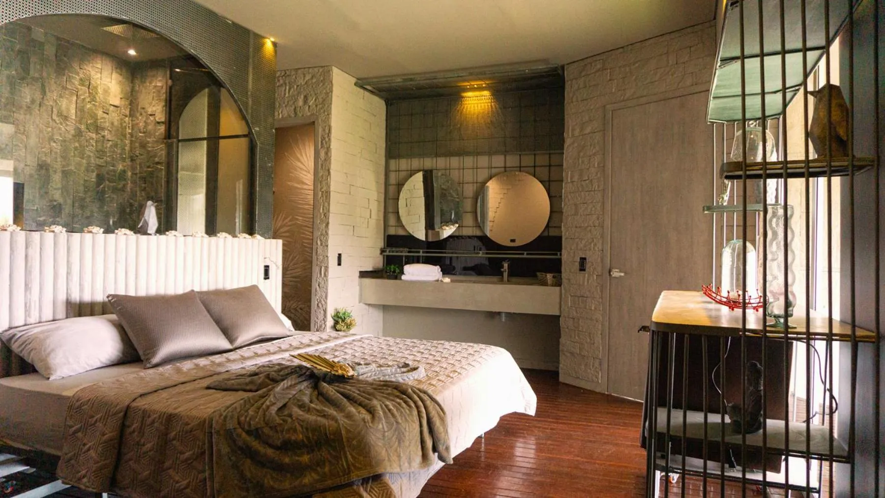 Shower in EleMYNT LifeStyle Hotel