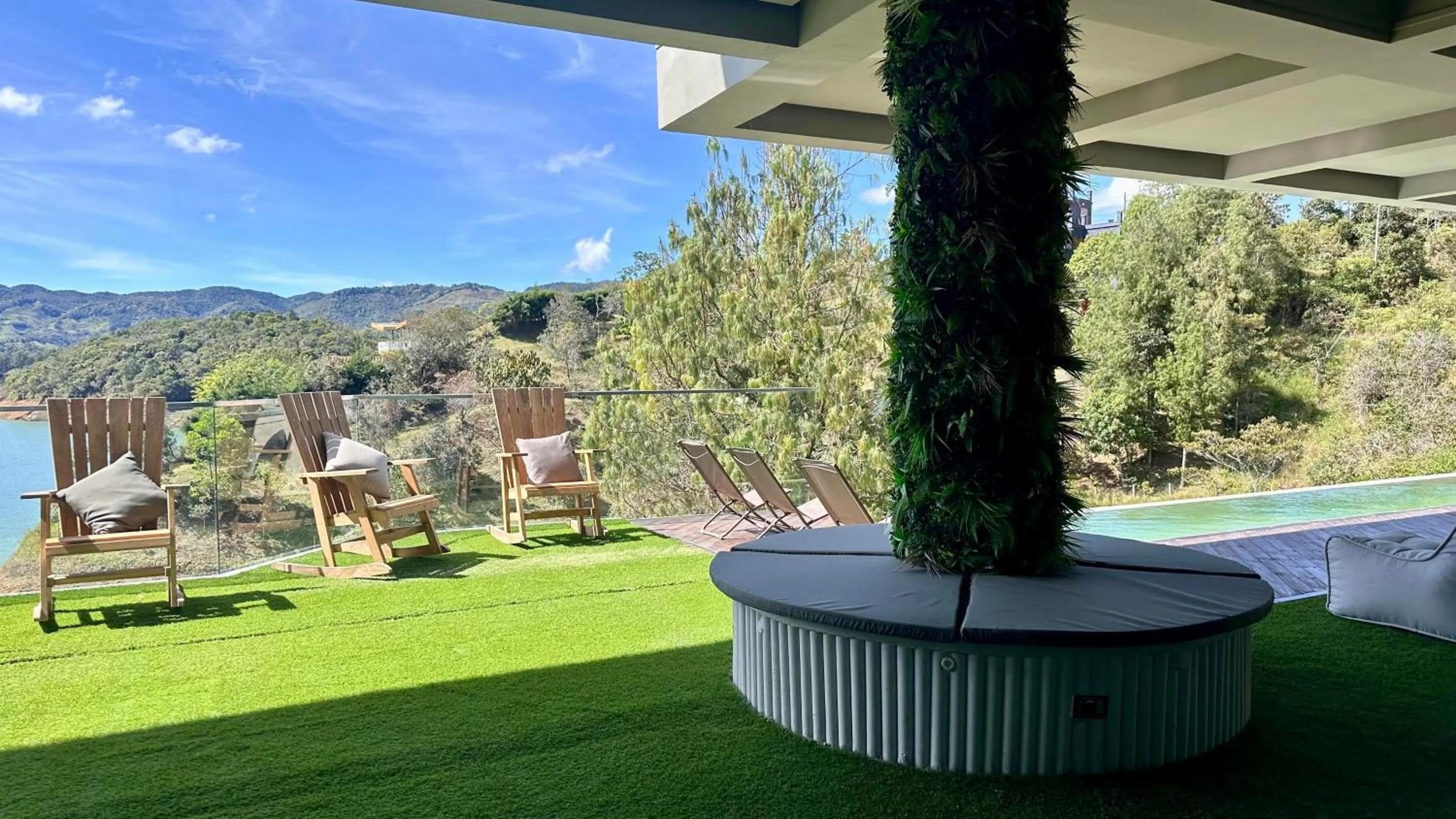 Swimming pool in EleMYNT LifeStyle Hotel