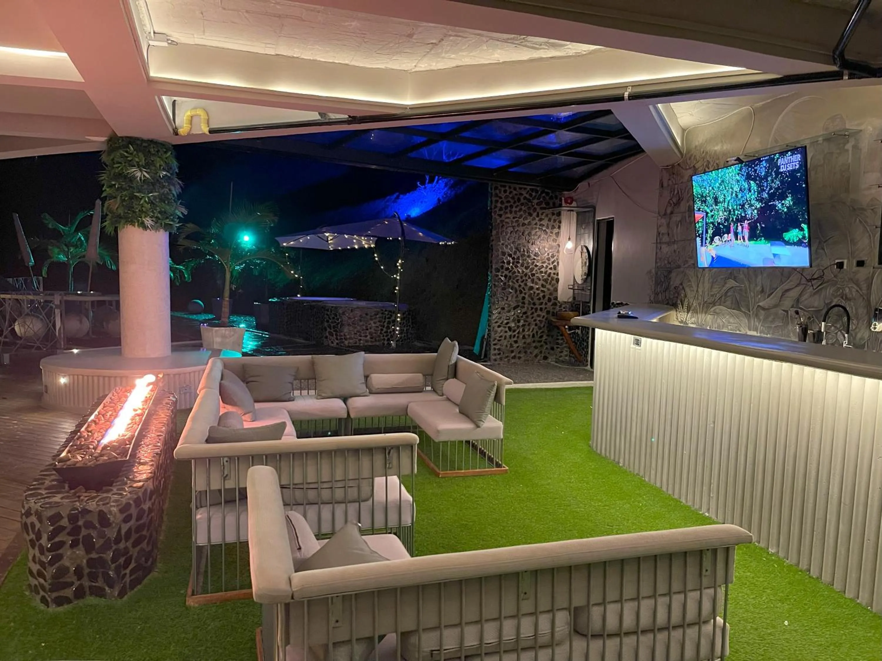 Lounge or bar in EleMYNT LifeStyle Hotel