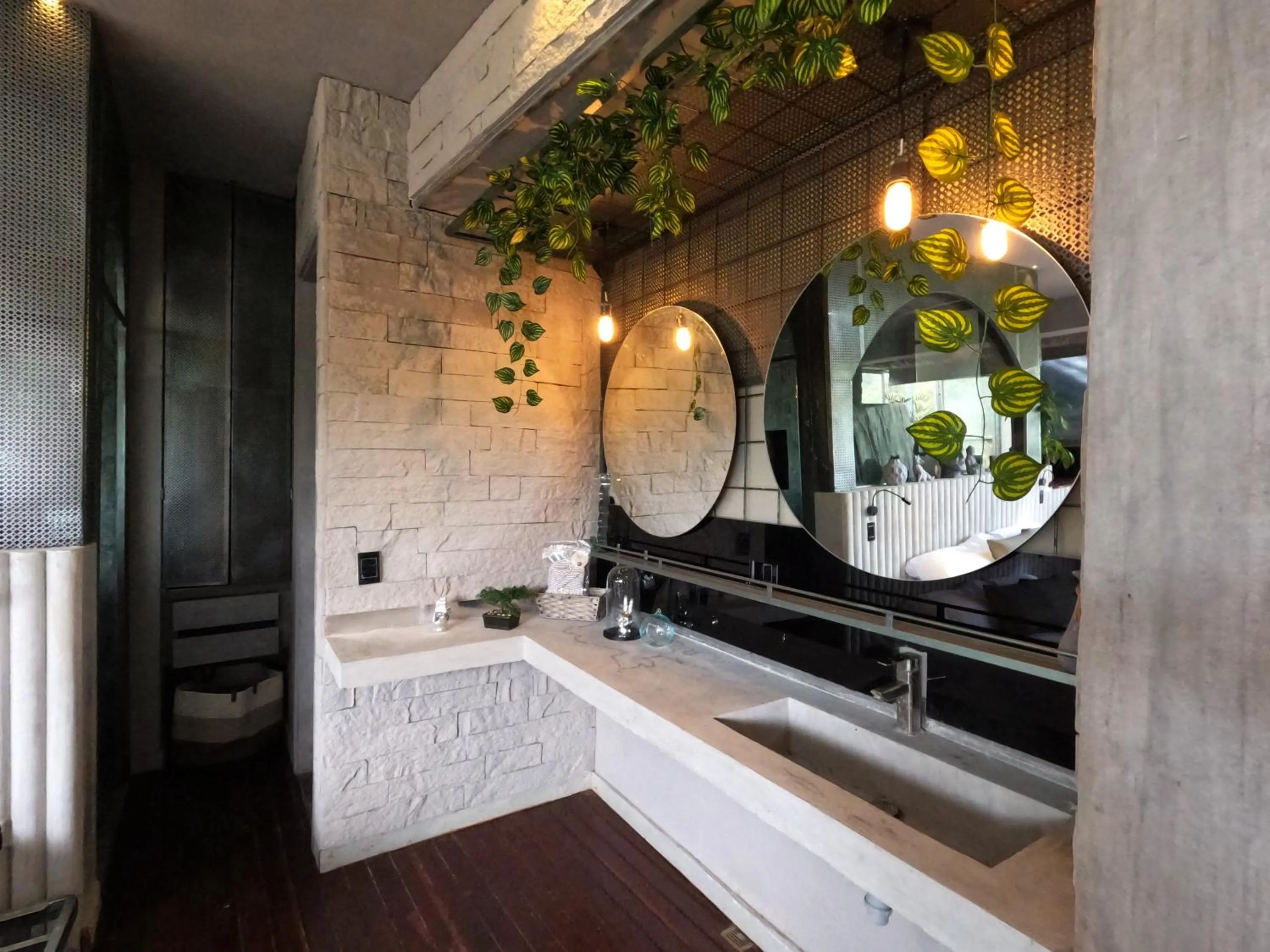 Bathroom in EleMYNT LifeStyle Hotel