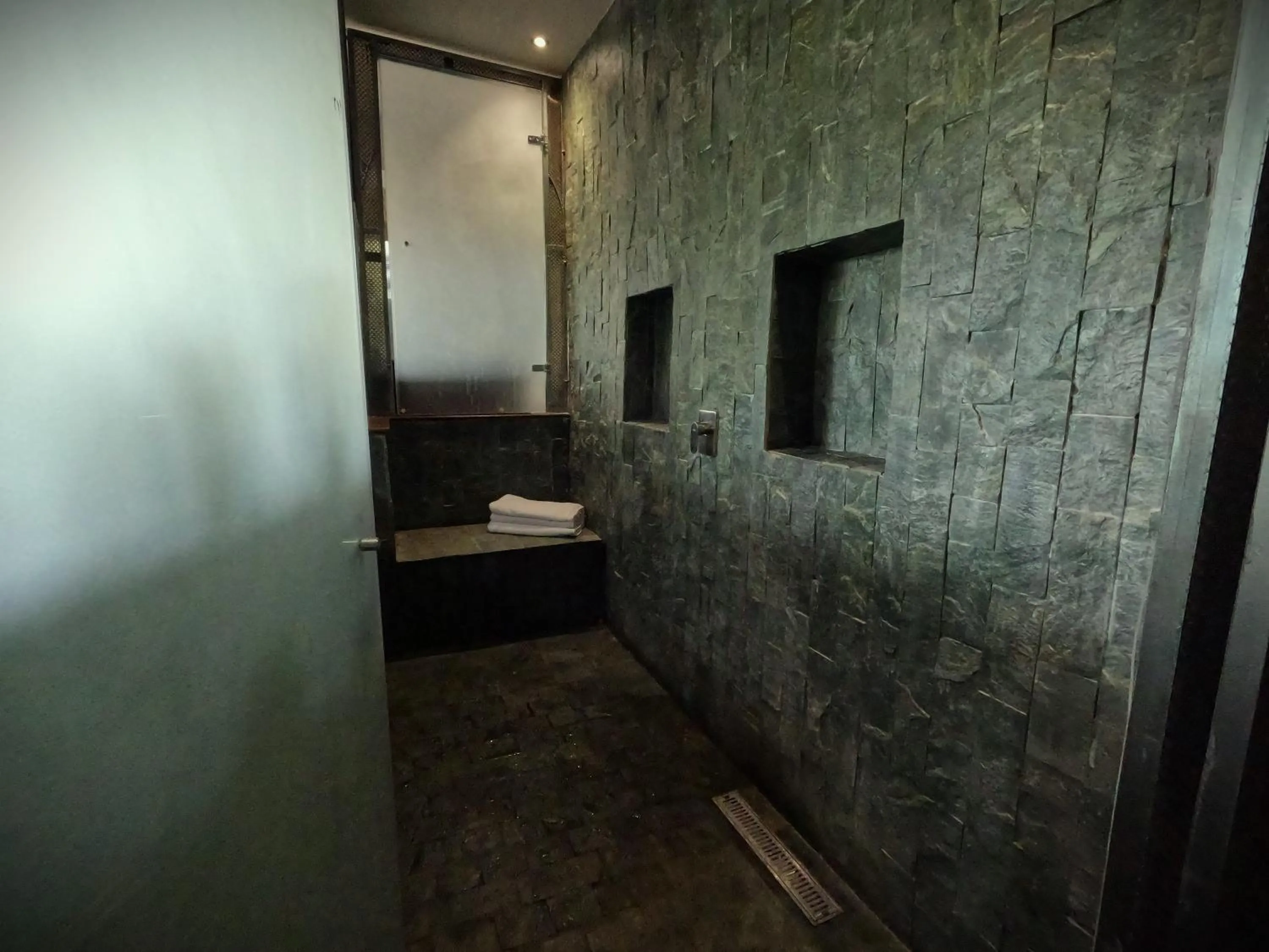 Shower in EleMYNT LifeStyle Hotel