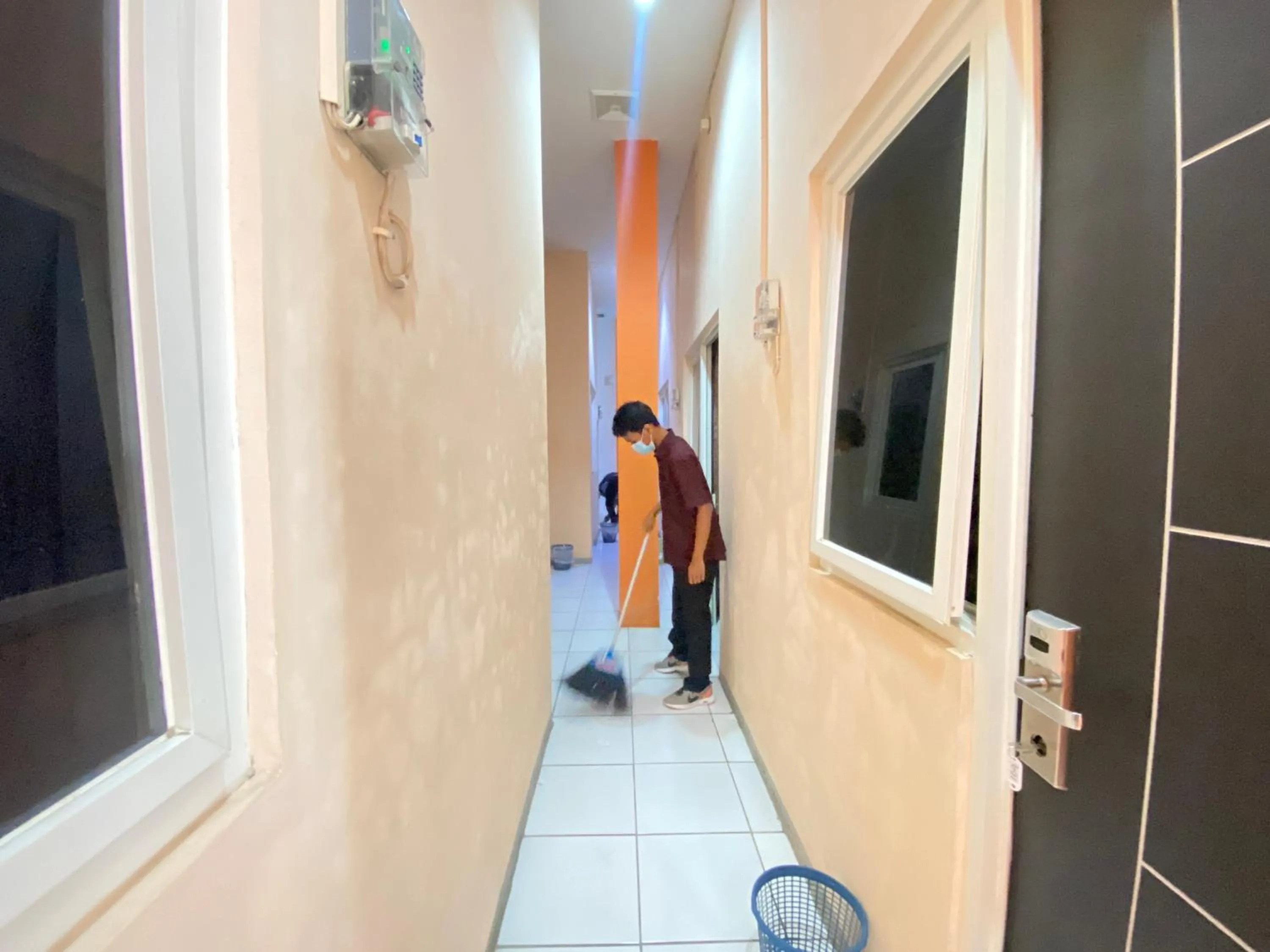 People in RedDoorz At Kartini Residence Semarang