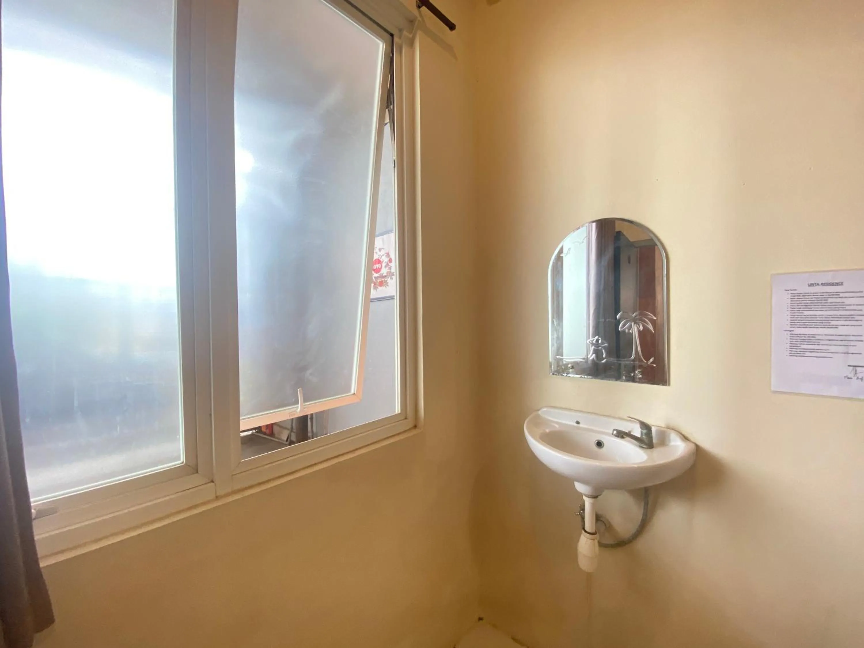 Bedroom in RedDoorz At Kartini Residence Semarang