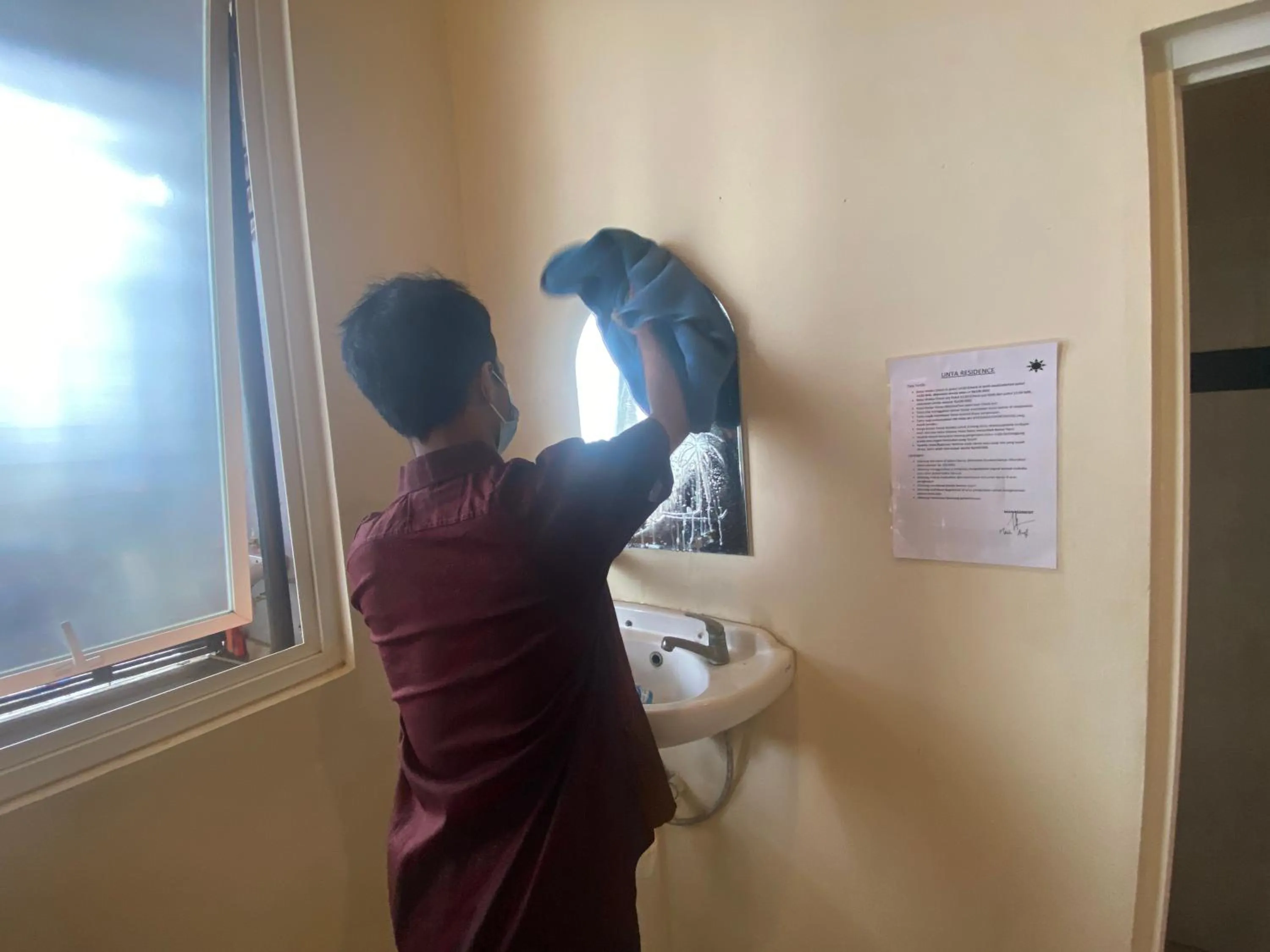 Staff in RedDoorz At Kartini Residence Semarang