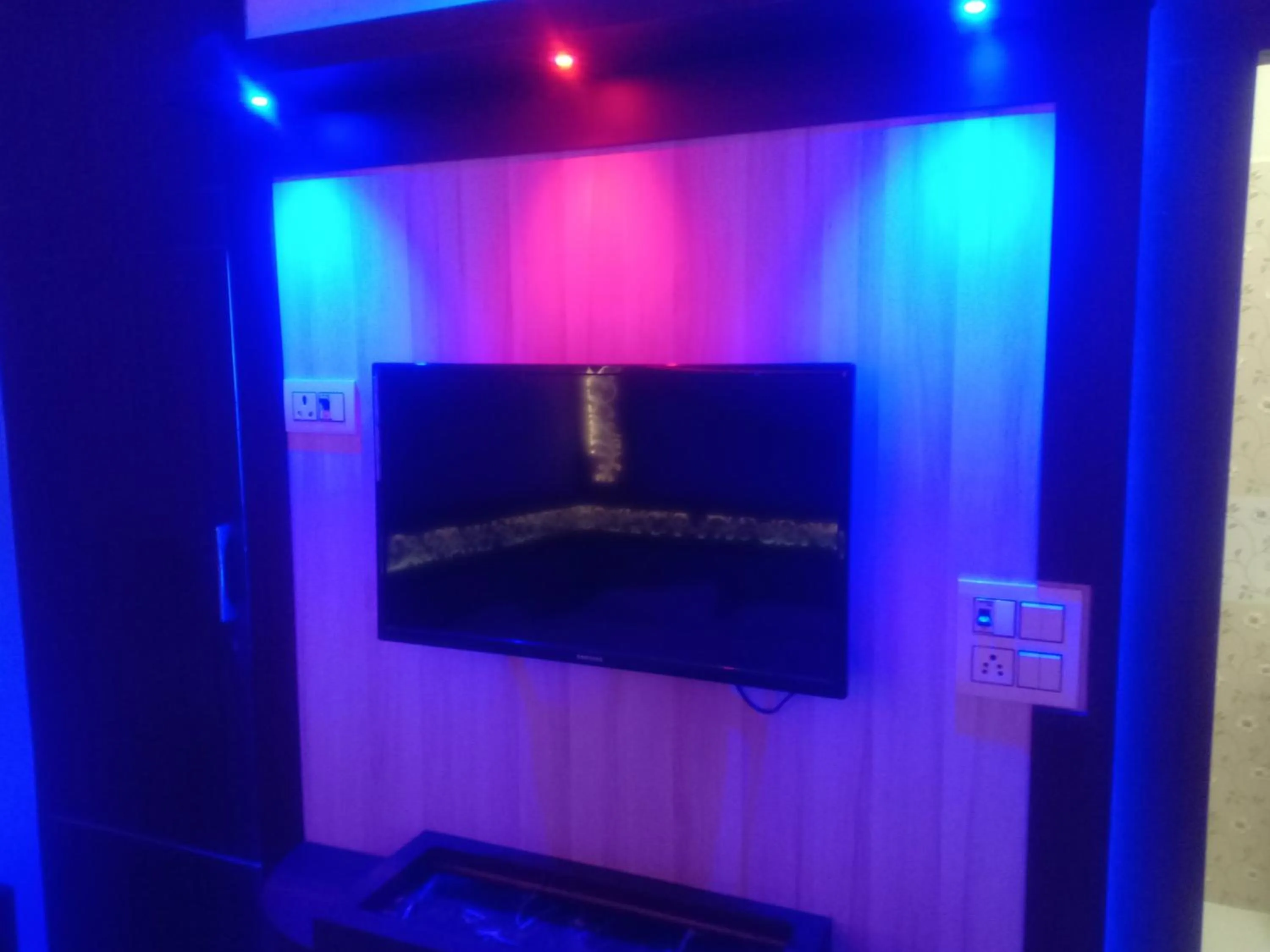 TV and multimedia in HN Palace Homestay