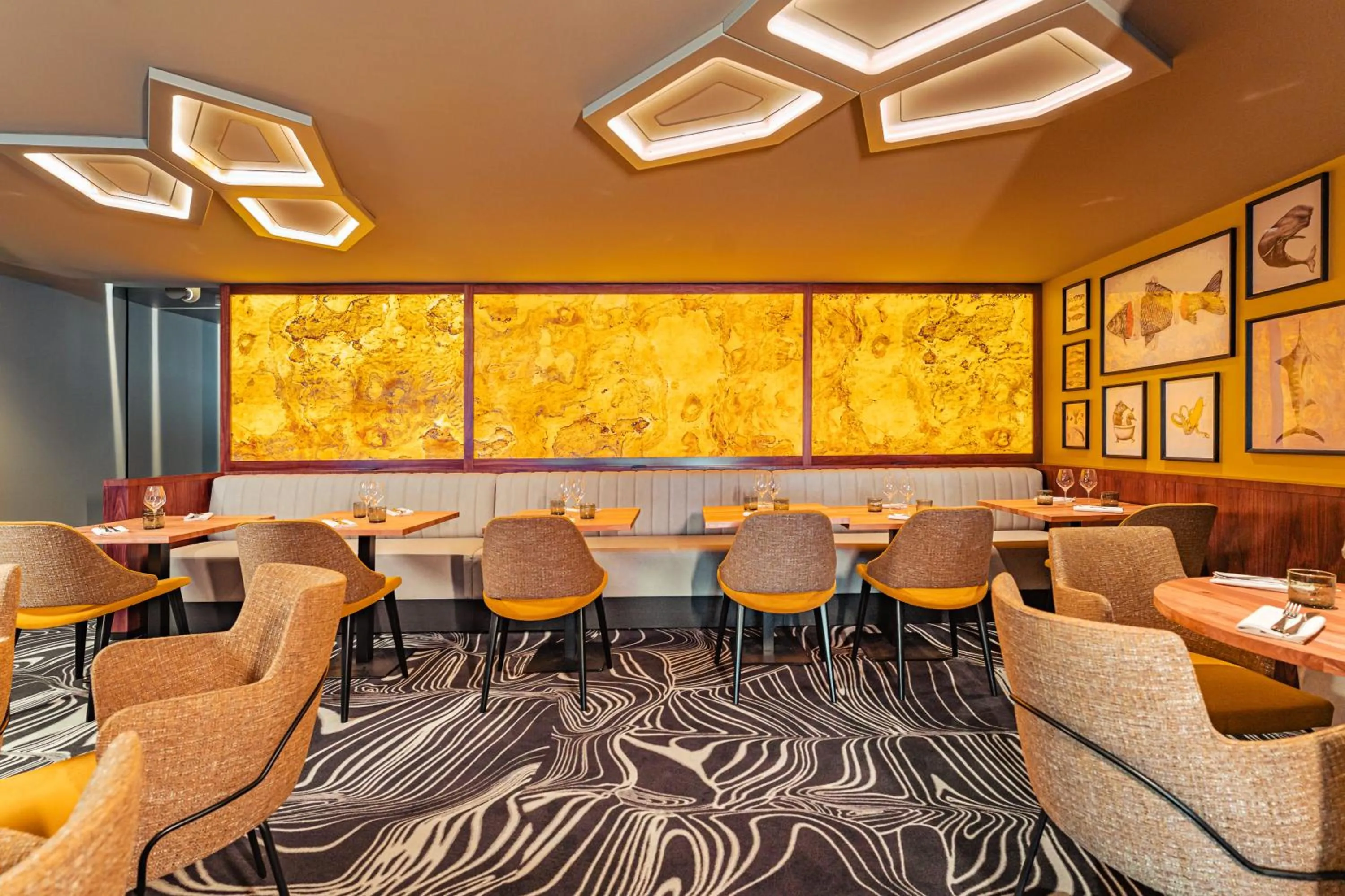 Restaurant/places to eat in Hotel Atlantic