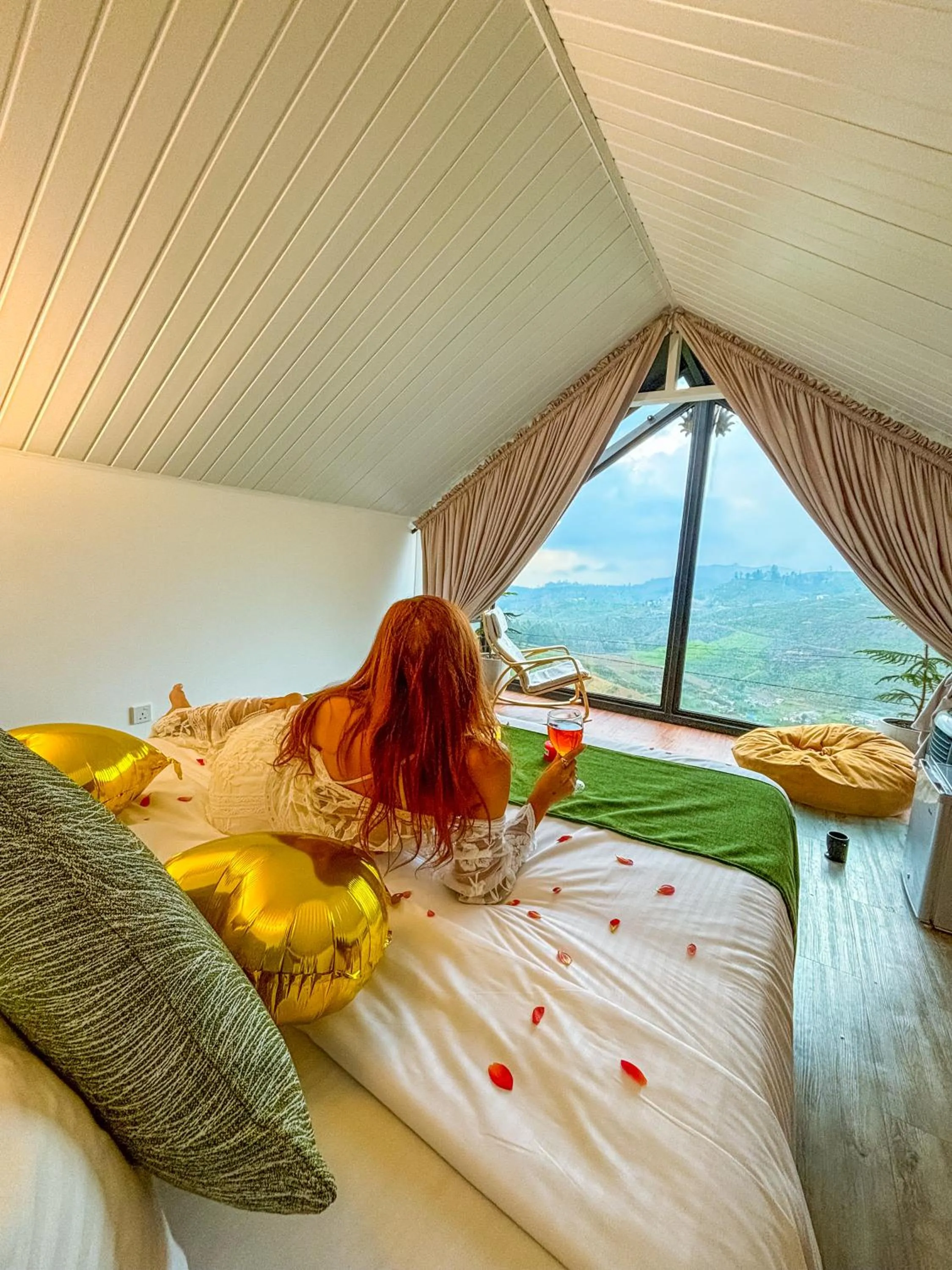 Photo of the whole room, Bed in The Blackberry Cottage