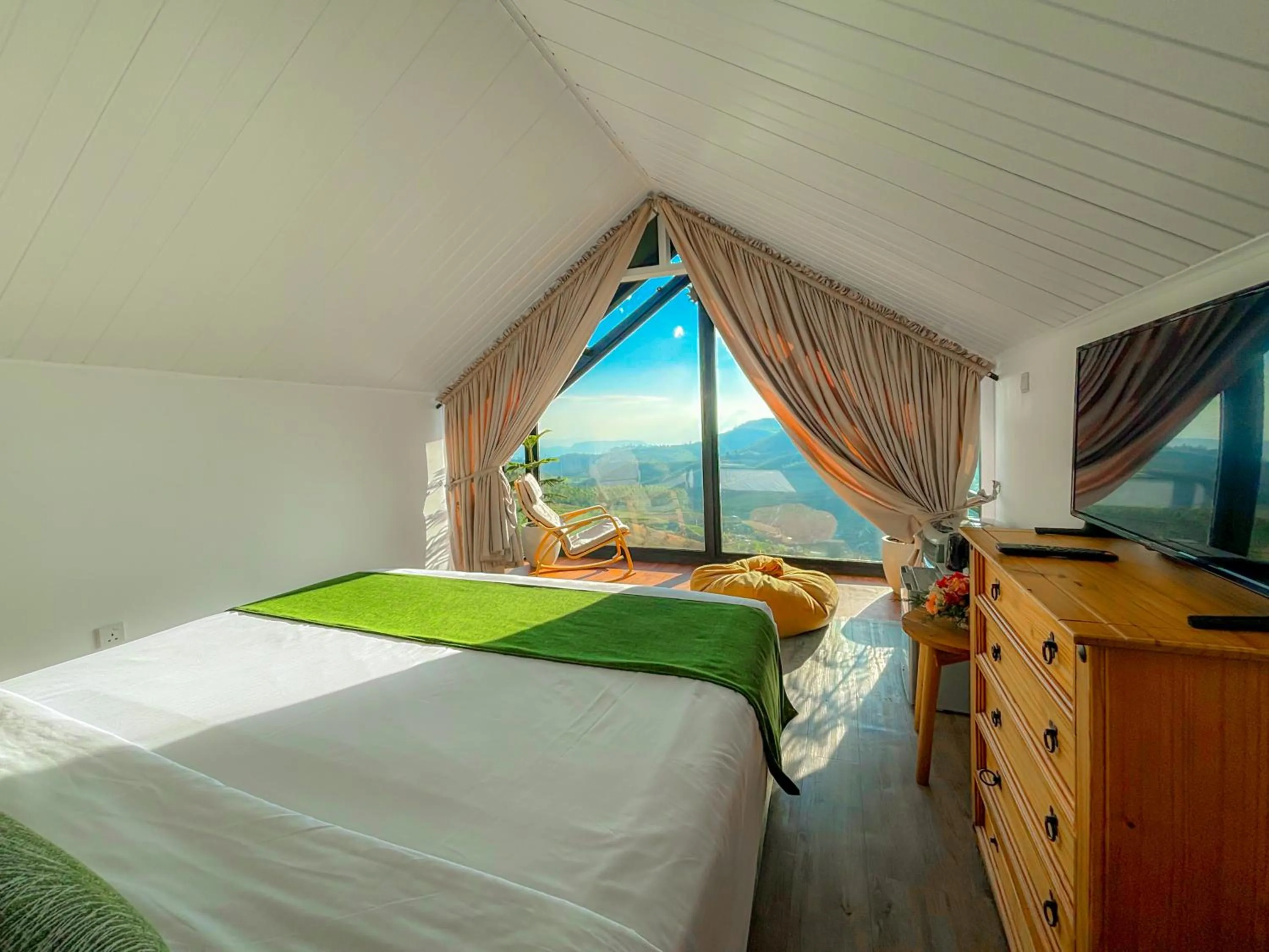 Bed in The Blackberry Cottage