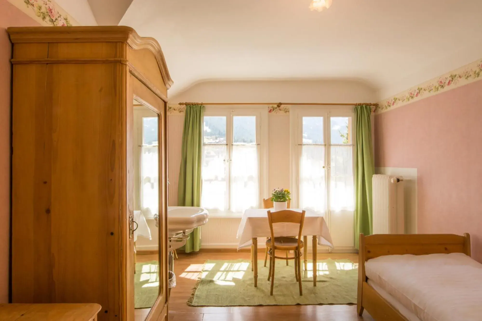 Single Room in Historic Hotel Falken Single Room in Historic Hotel Falken