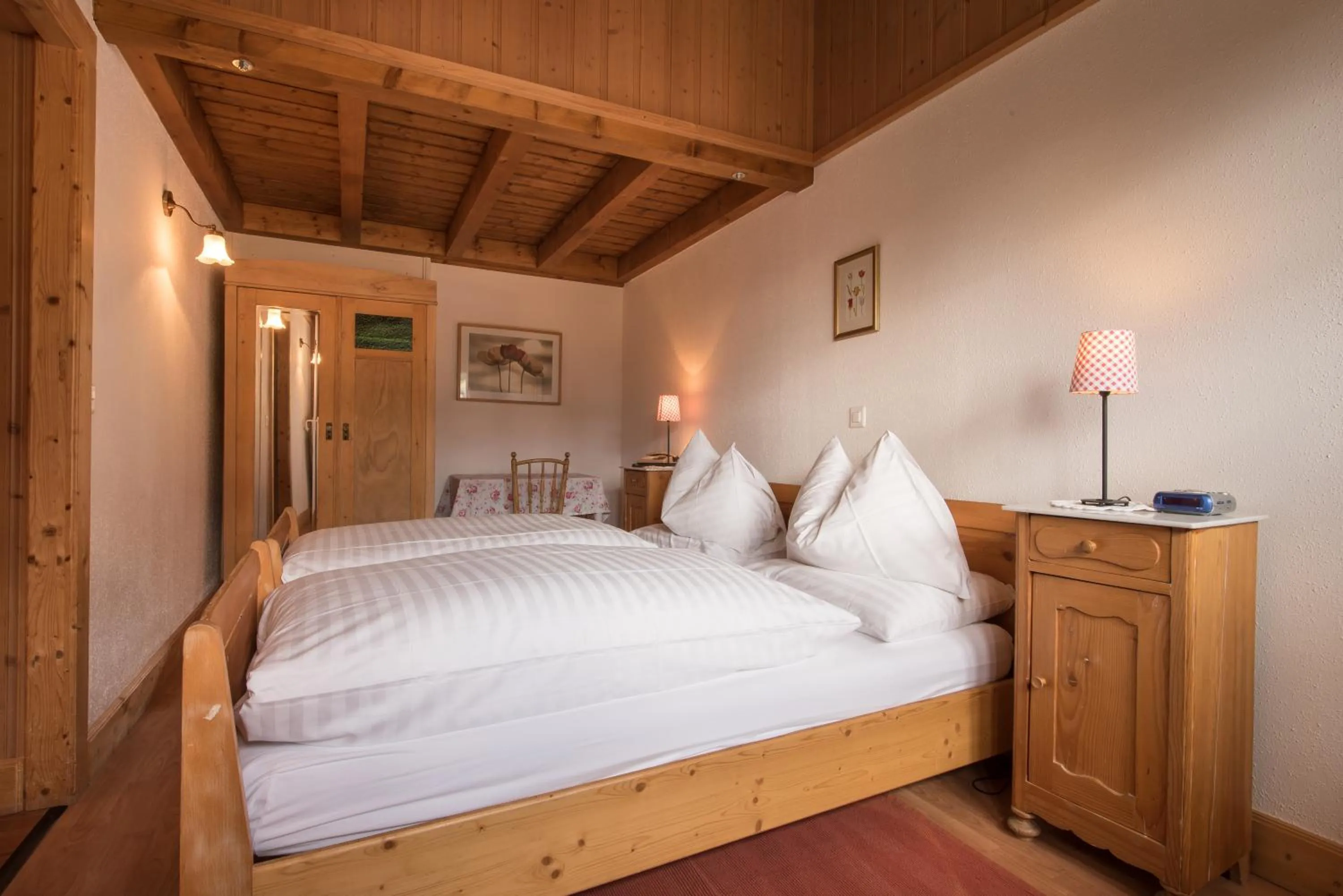 Photo of the whole room, Bed in Historic Hotel Falken