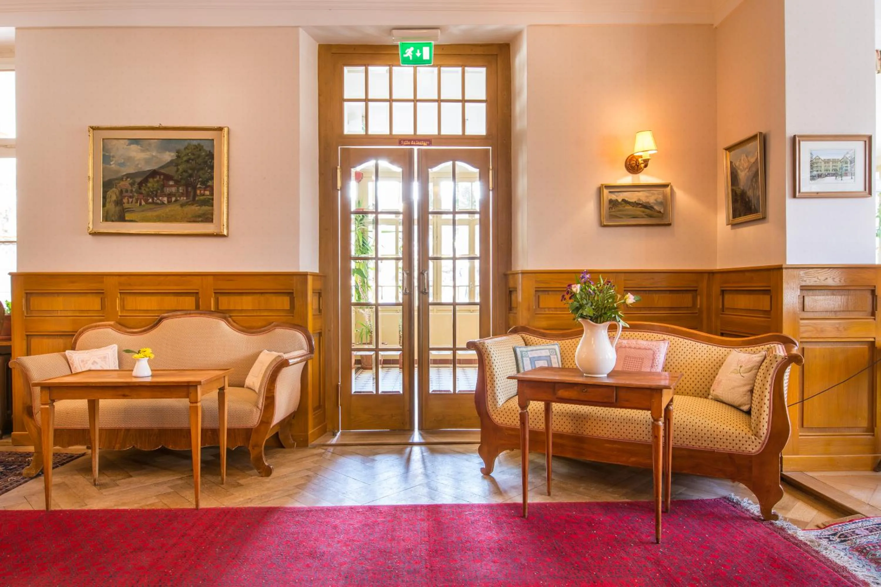 Lounge or bar in Historic Hotel Falken