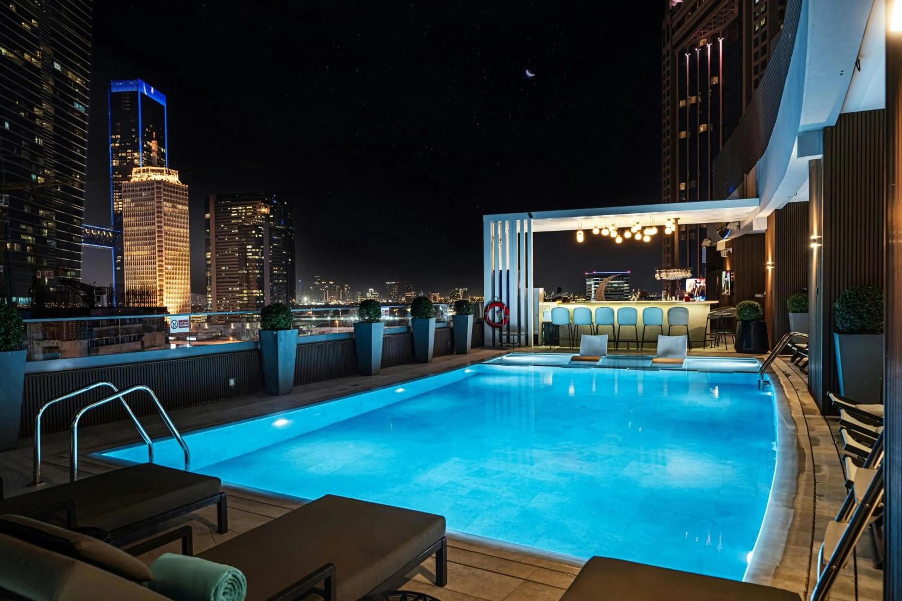 Swimming pool in Courtyard by Marriott World Trade Centre, Dubai