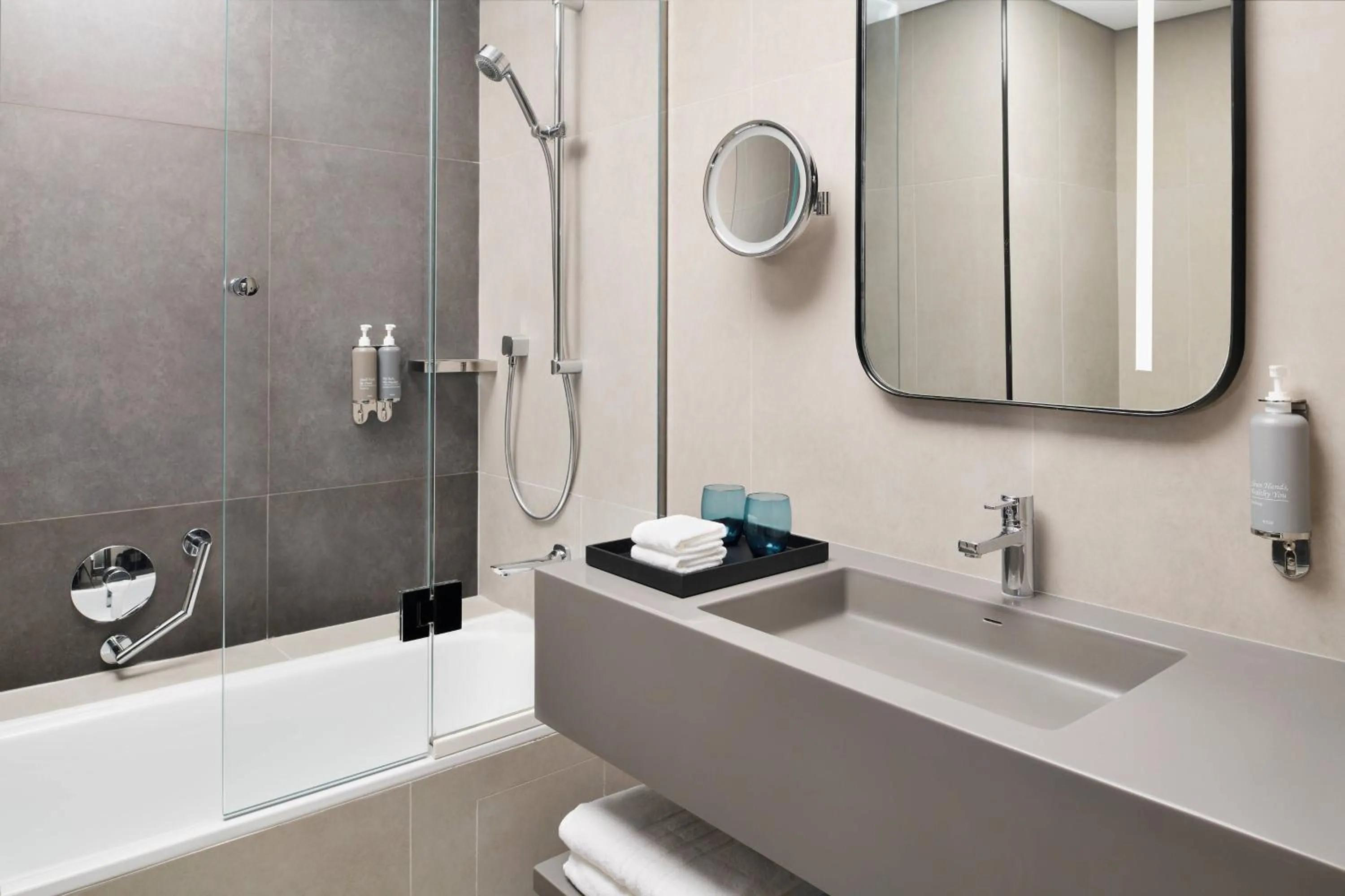 Bathroom in Courtyard by Marriott World Trade Centre, Dubai