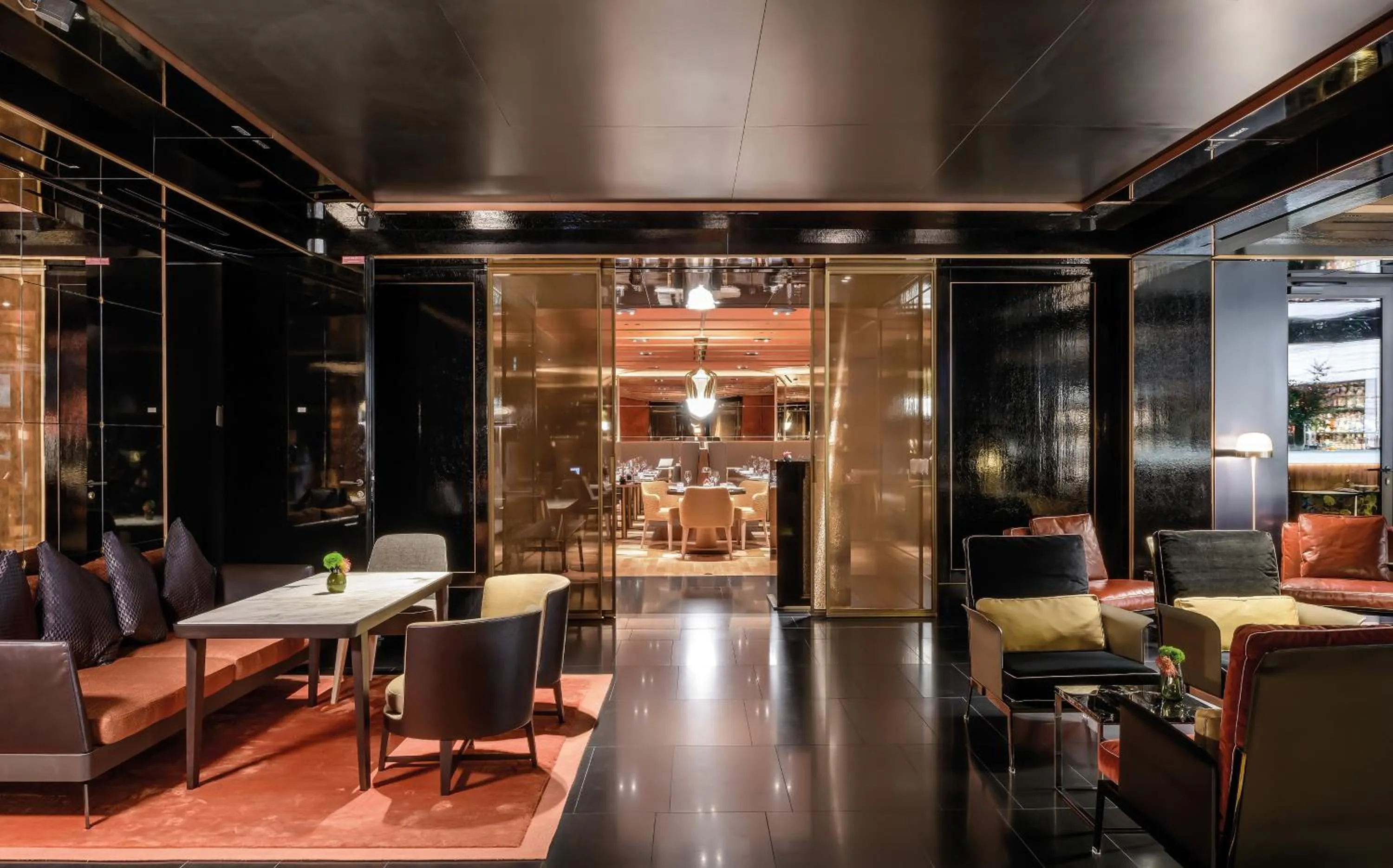 Lounge or bar in Bvlgari Hotel Paris