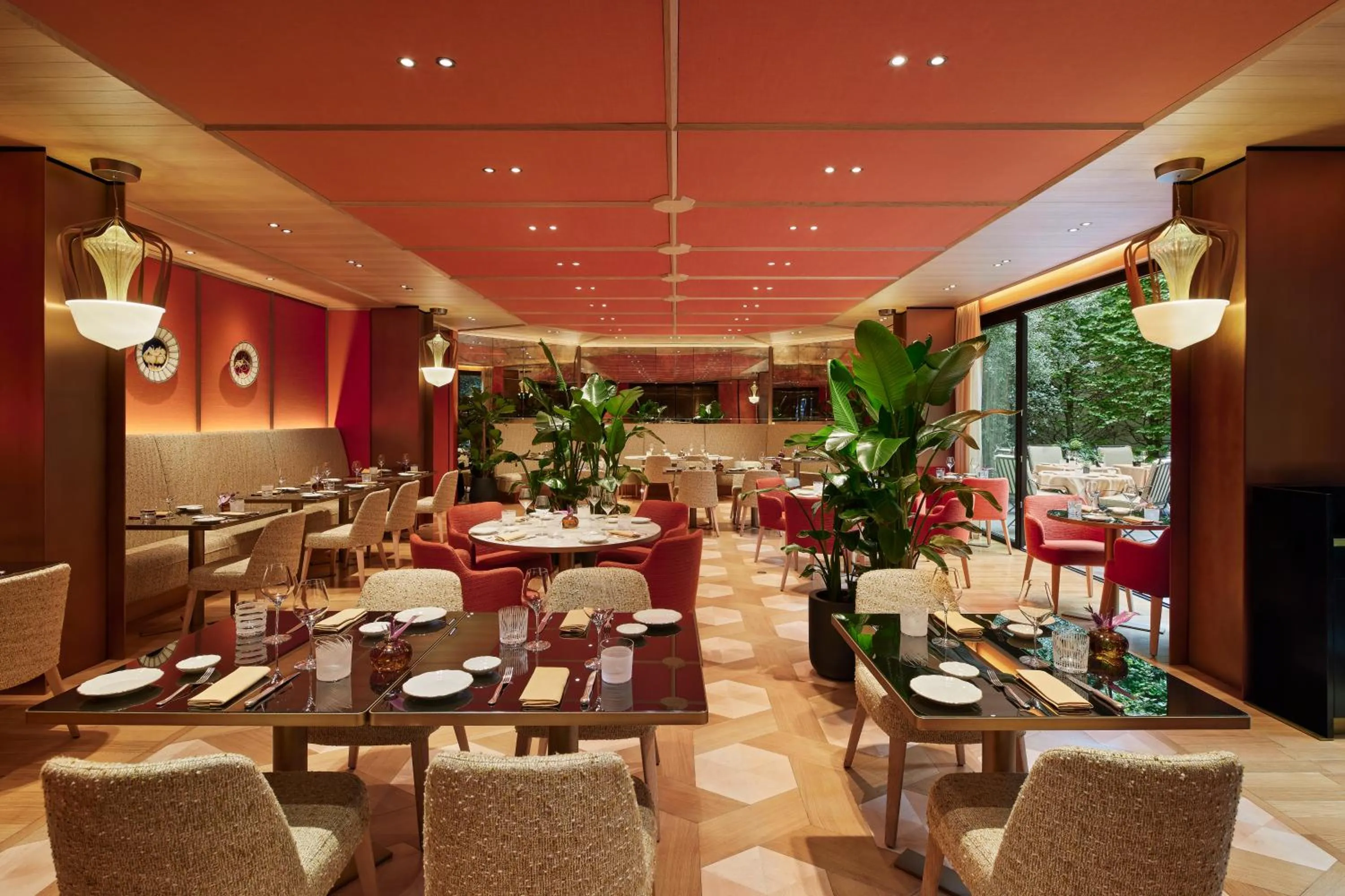 Restaurant/places to eat in Bvlgari Hotel Paris