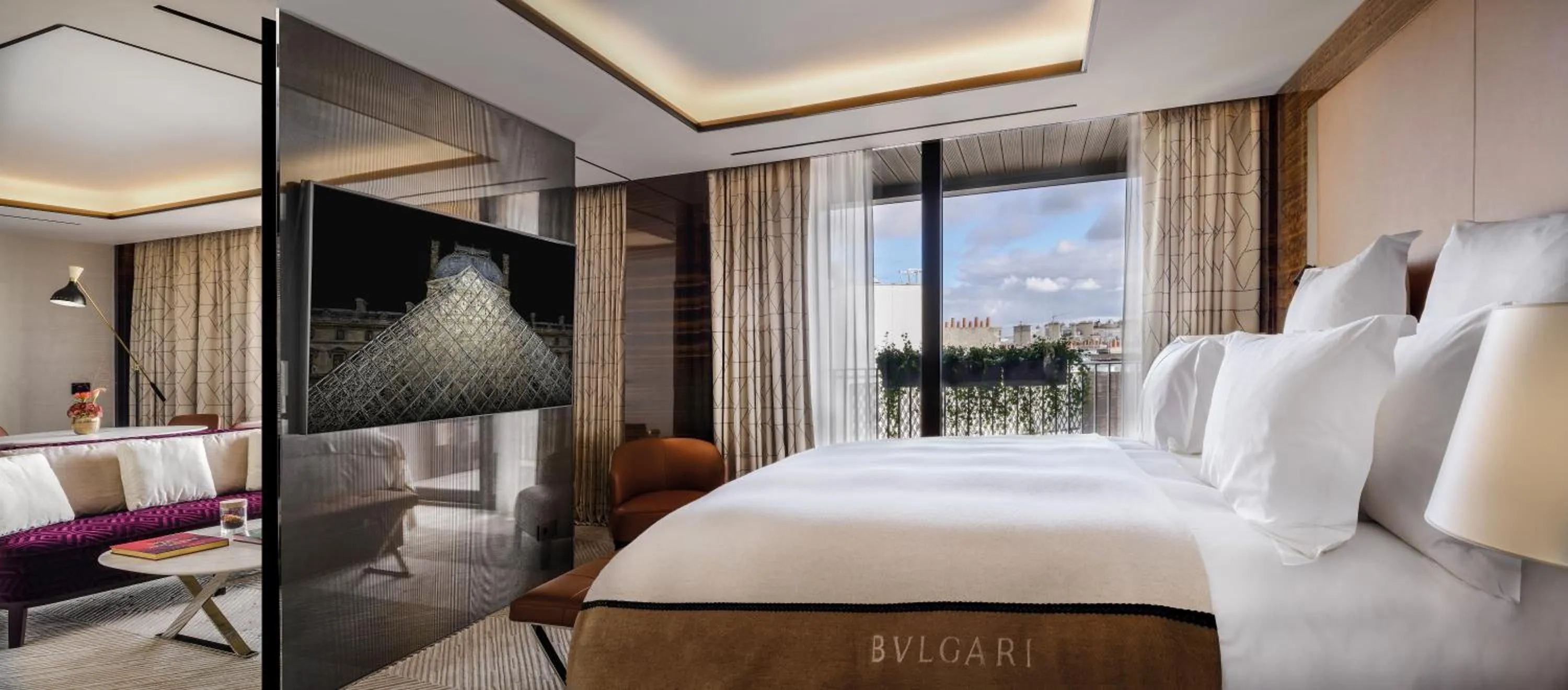 Bedroom, Bed in Bvlgari Hotel Paris