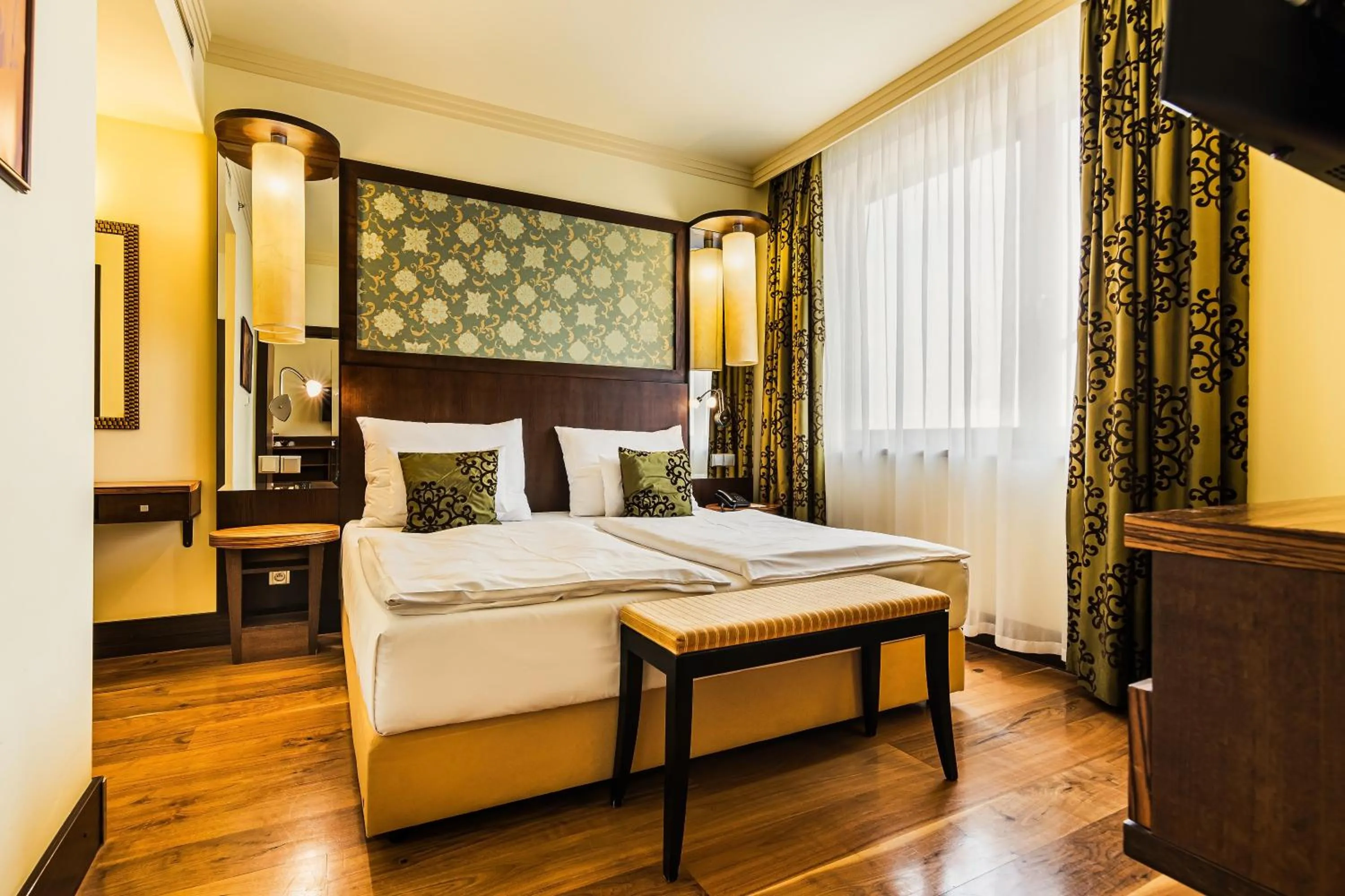 Bed in Hotel Savannah