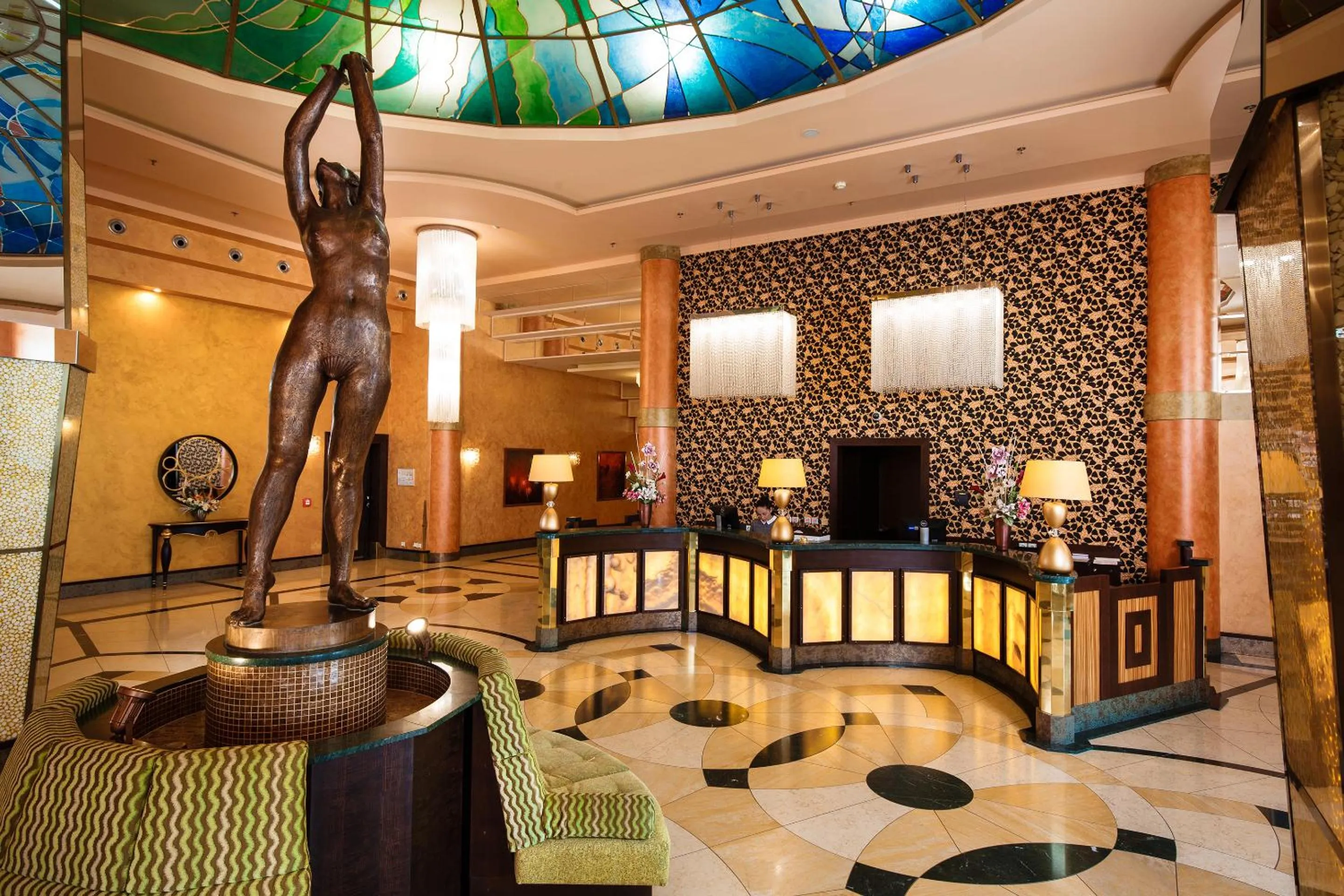 Property building in Hotel Savannah