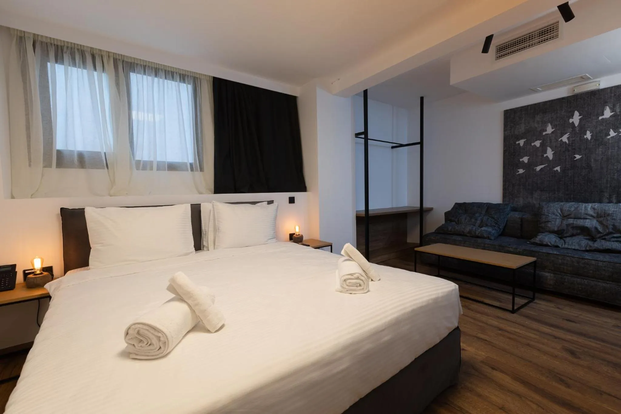 Photo of the whole room, Bed in The Fountain Athens