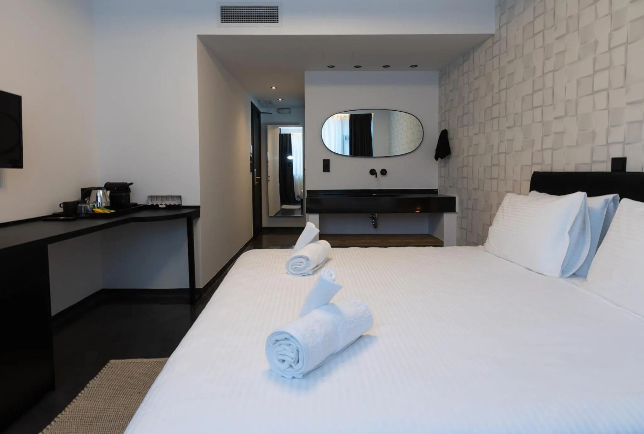 Bed in The Fountain Athens