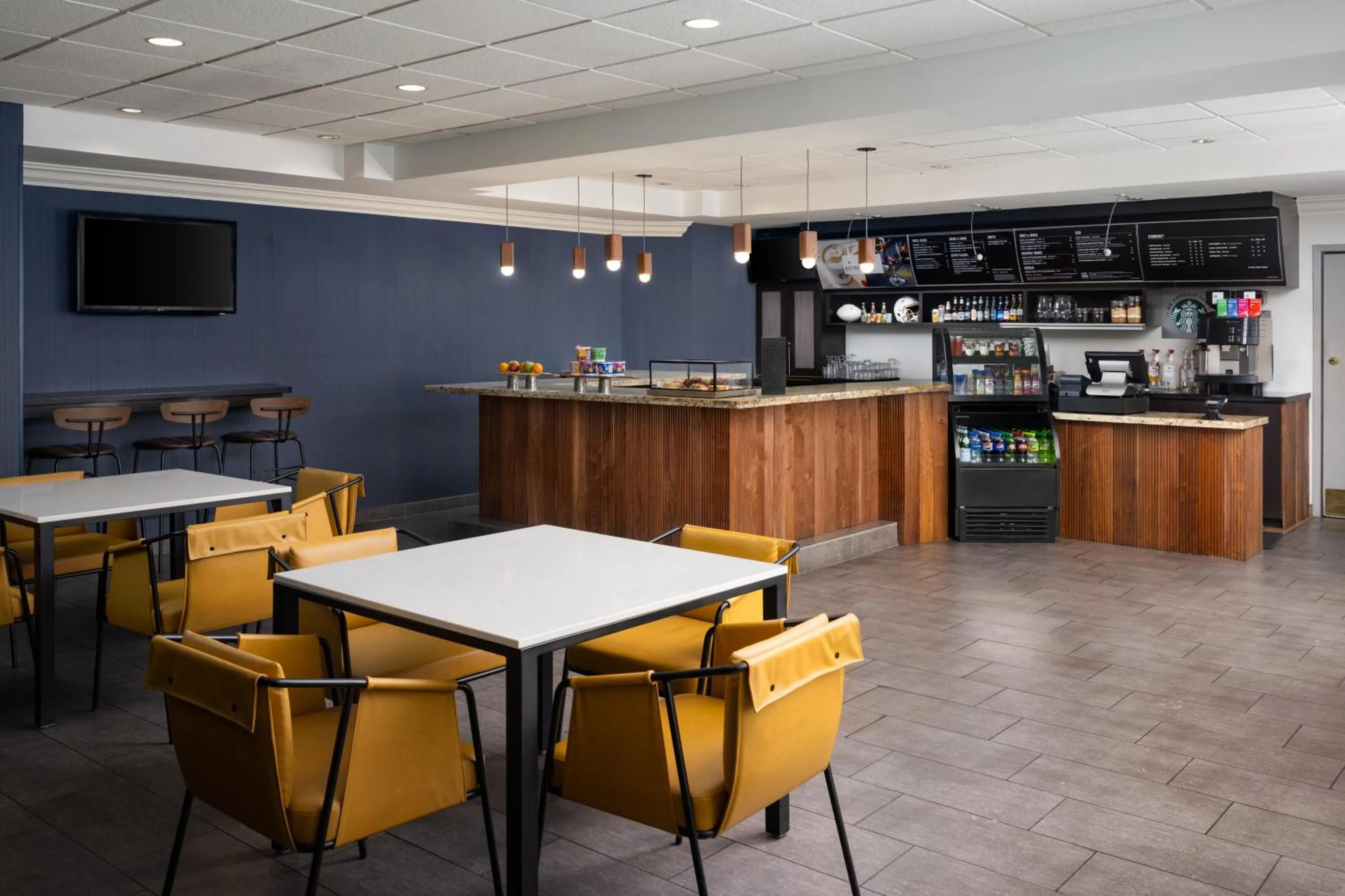 Restaurant/places to eat in Courtyard by Marriott Myrtle Beach Barefoot Landing