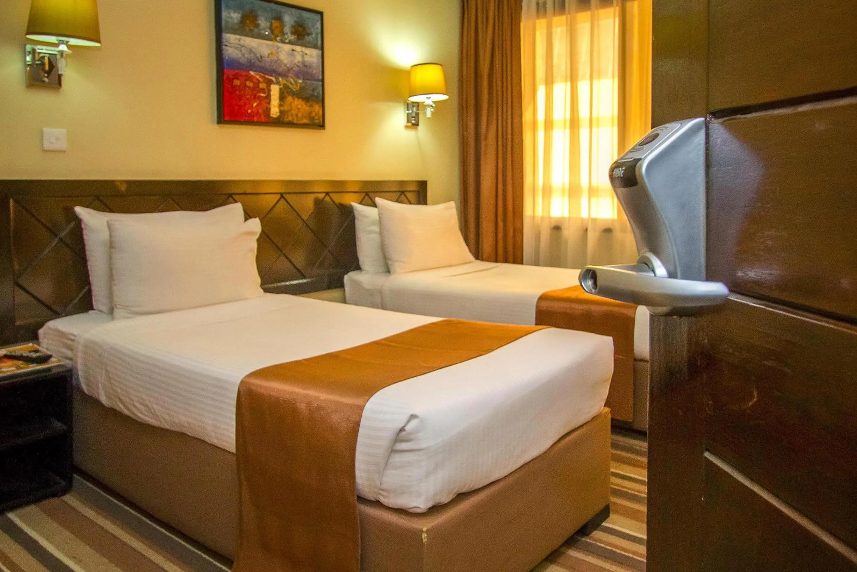 Bedroom, Bed in The Clarion Hotel