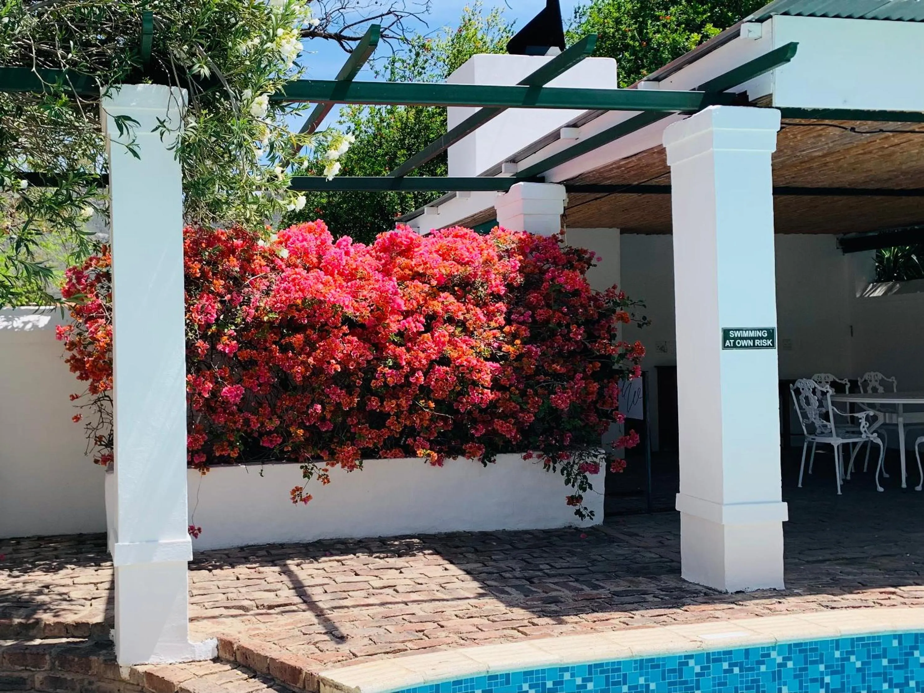 Patio in de Wingerd B & B