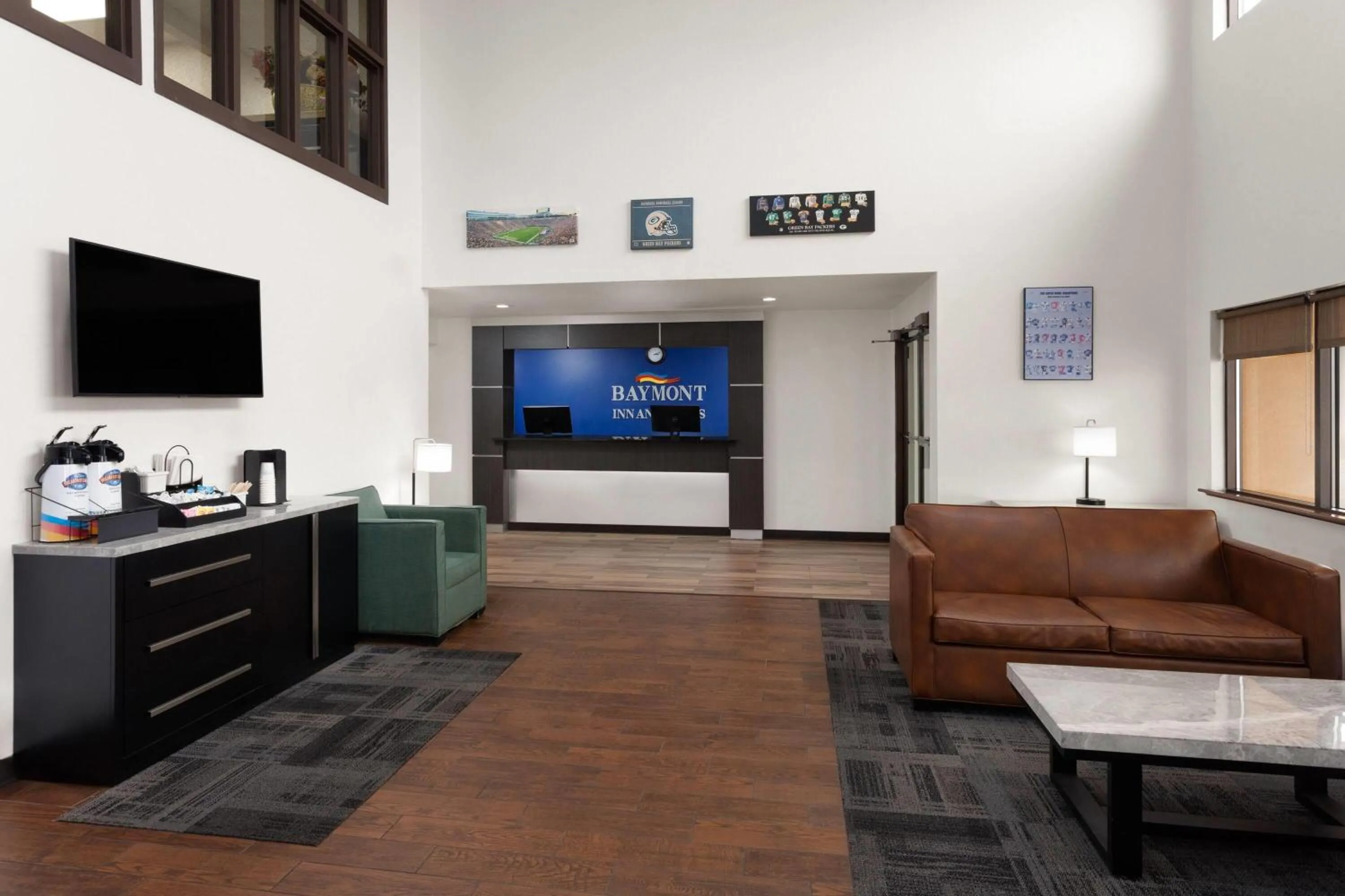 Lobby or reception in Baymont by Wyndham Green Bay