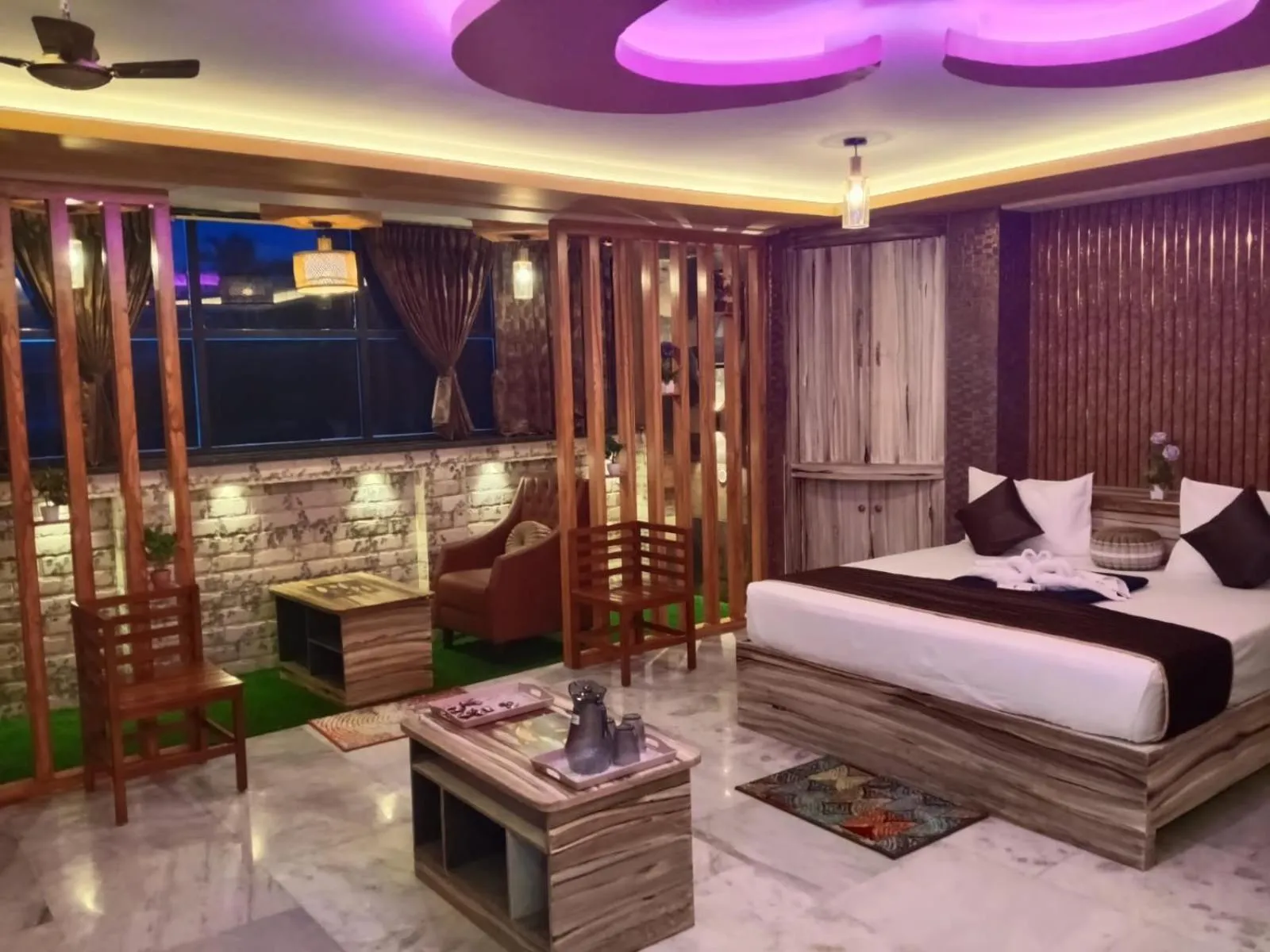 Photo of the whole room, Bed in Hotel Ganesh Palace