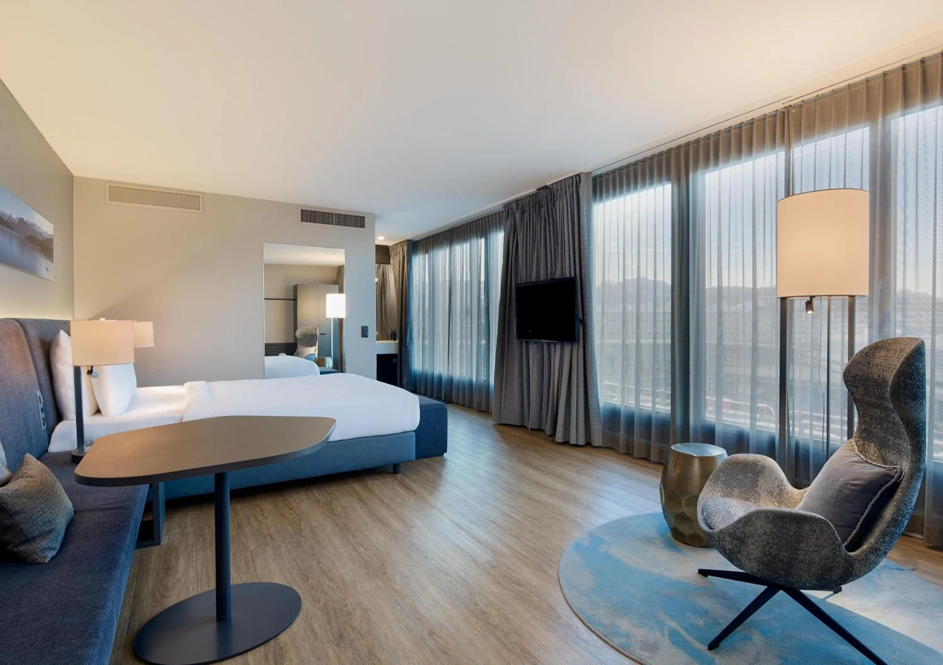 Bedroom, Bed in Radisson Blu Hotel, Lucerne