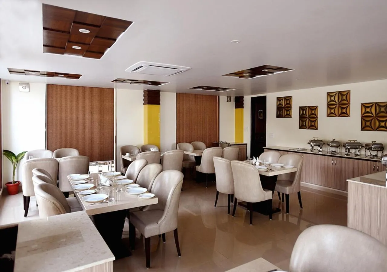 Restaurant/places to eat in Starz Clarks INN Mussoorie