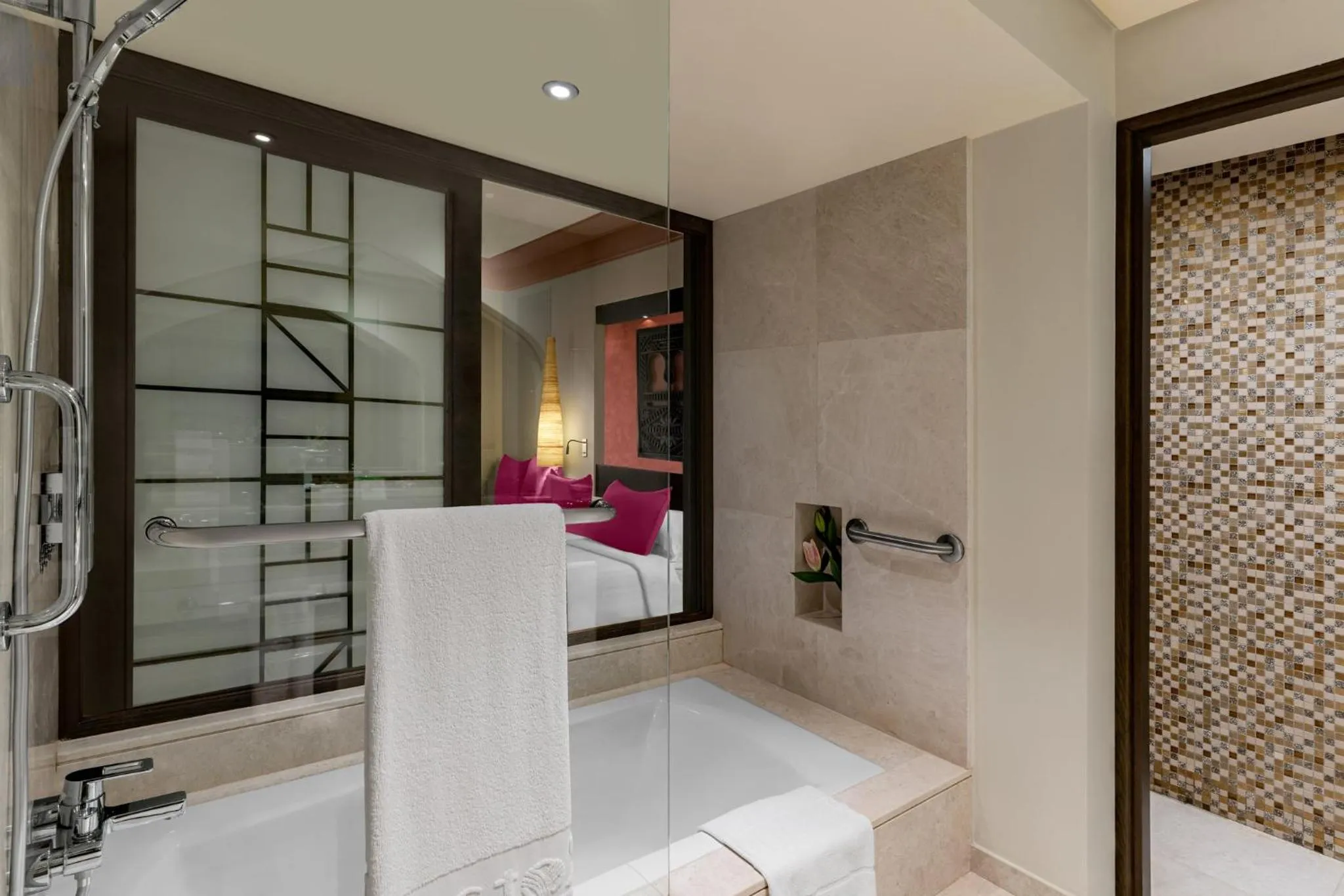 Bathroom, Bed in Salalah Rotana Resort