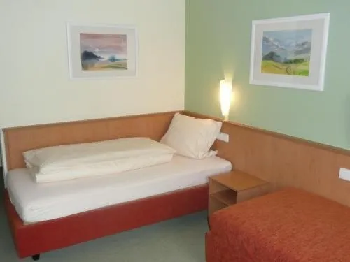 Decorative detail, Bed in Stempfle's Landgasthaus zum Kreuz