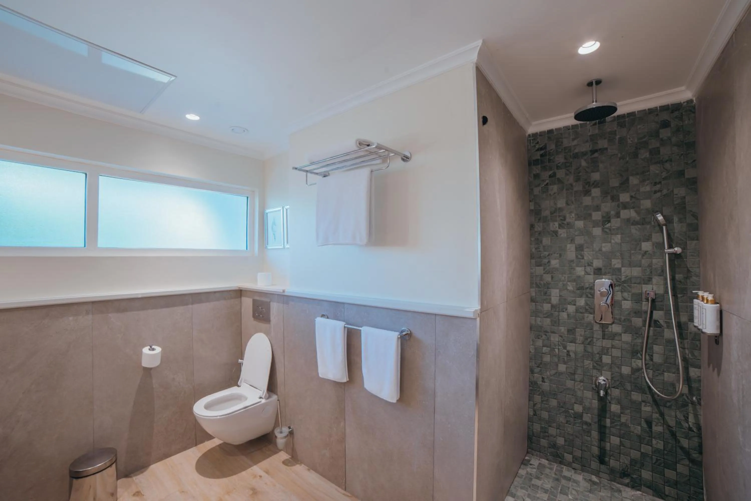 Shower in Hemingways Watamu