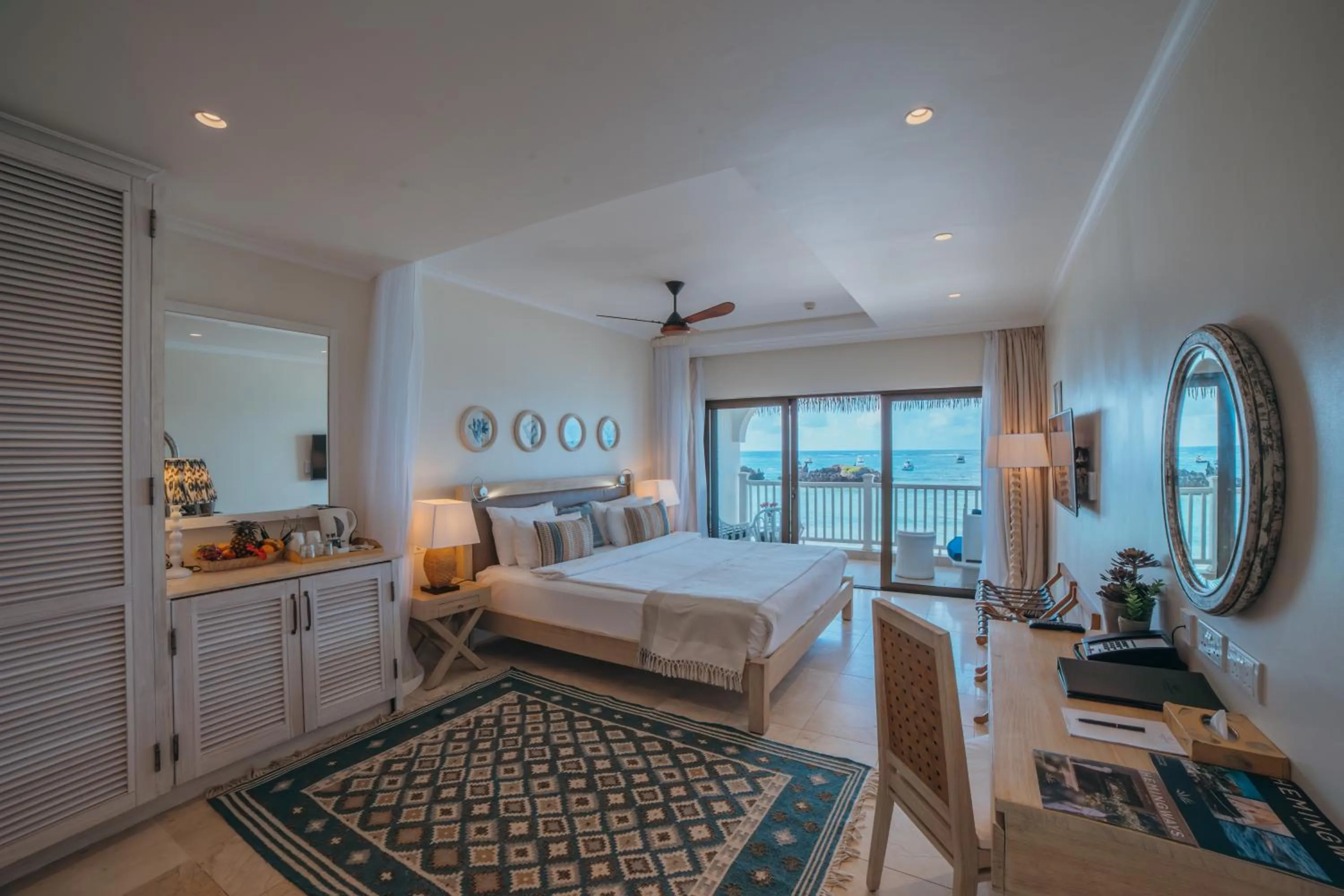 View (from property/room), Bed in Hemingways Watamu