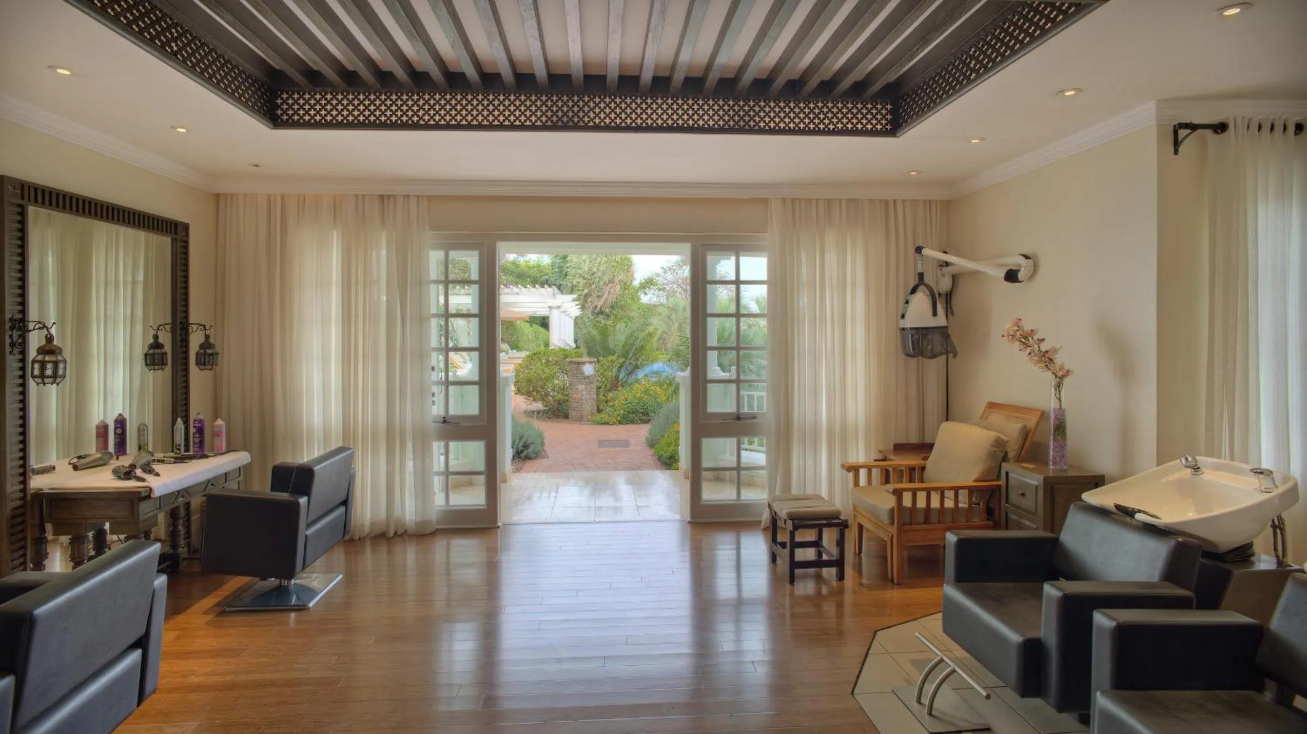 hair dresser in Hemingways Nairobi