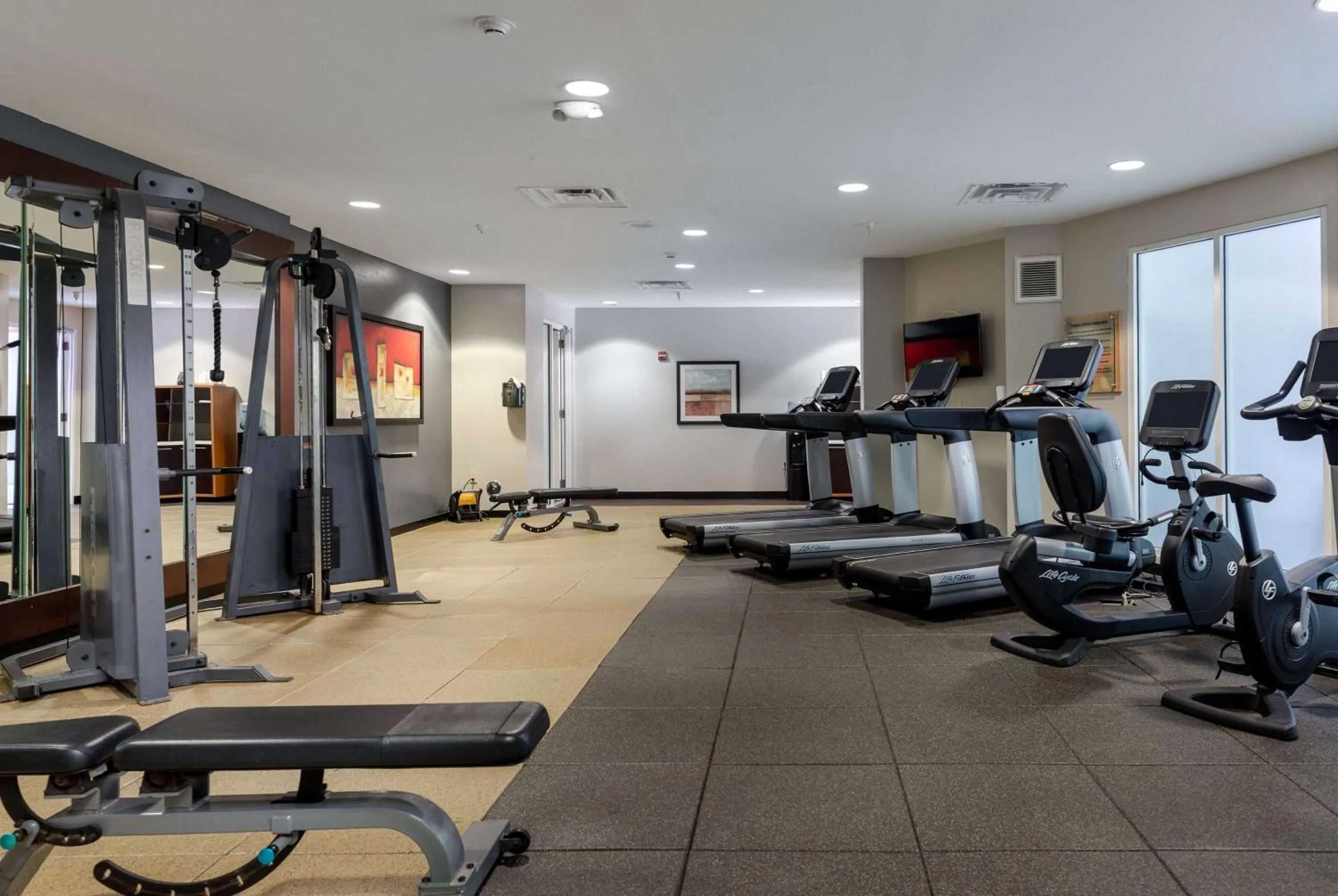 Fitness centre/facilities in DoubleTree by Hilton Hotel Savannah Airport