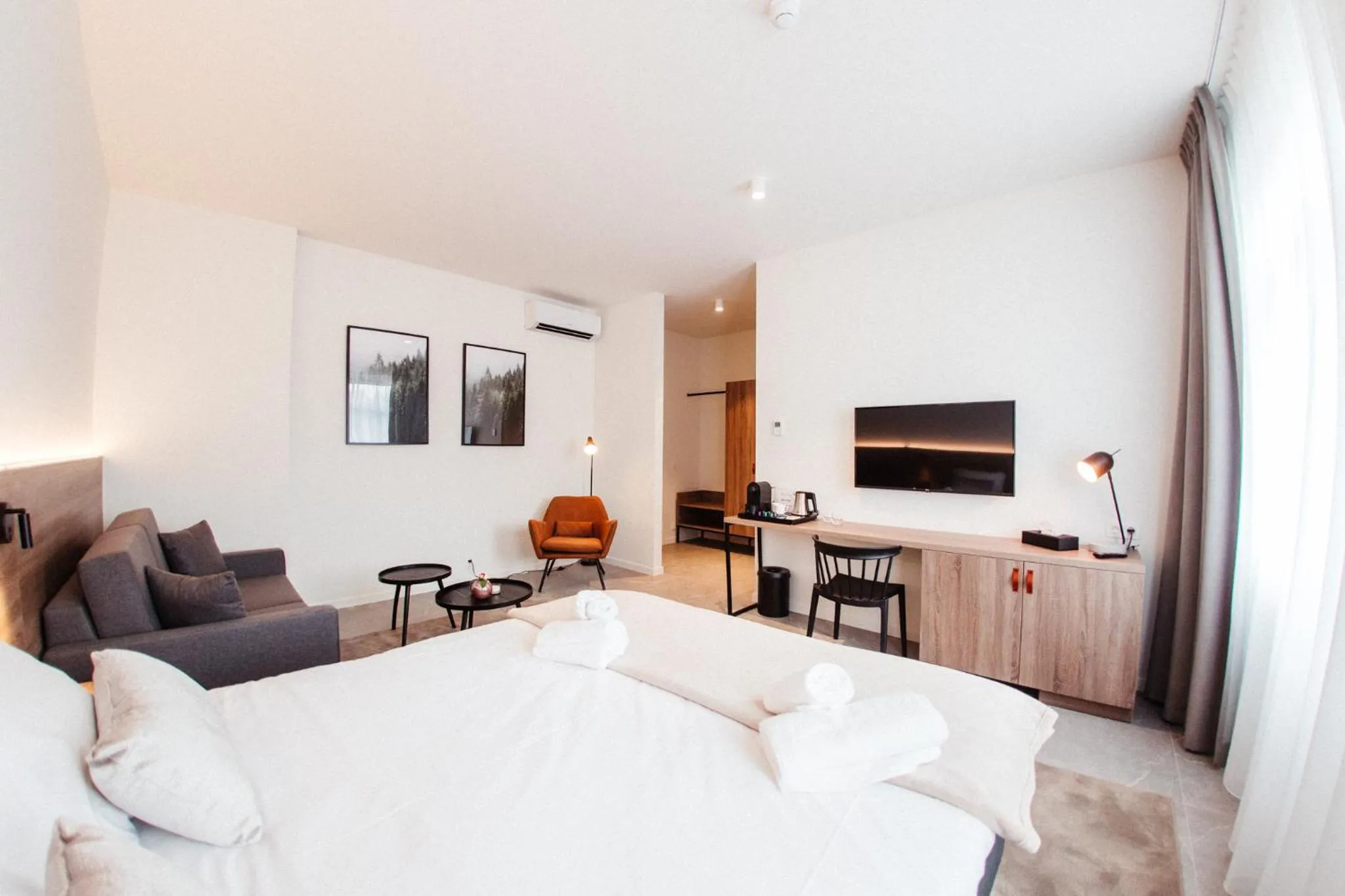 Photo of the whole room, Bed in Hotel Reynaert Bv