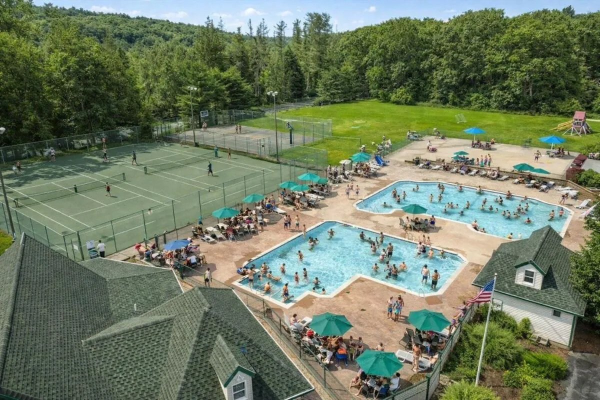 Luxury Villa with Hot Tub, Two Fire Pits, King Bed Suite, Game Room & Fenced Yard