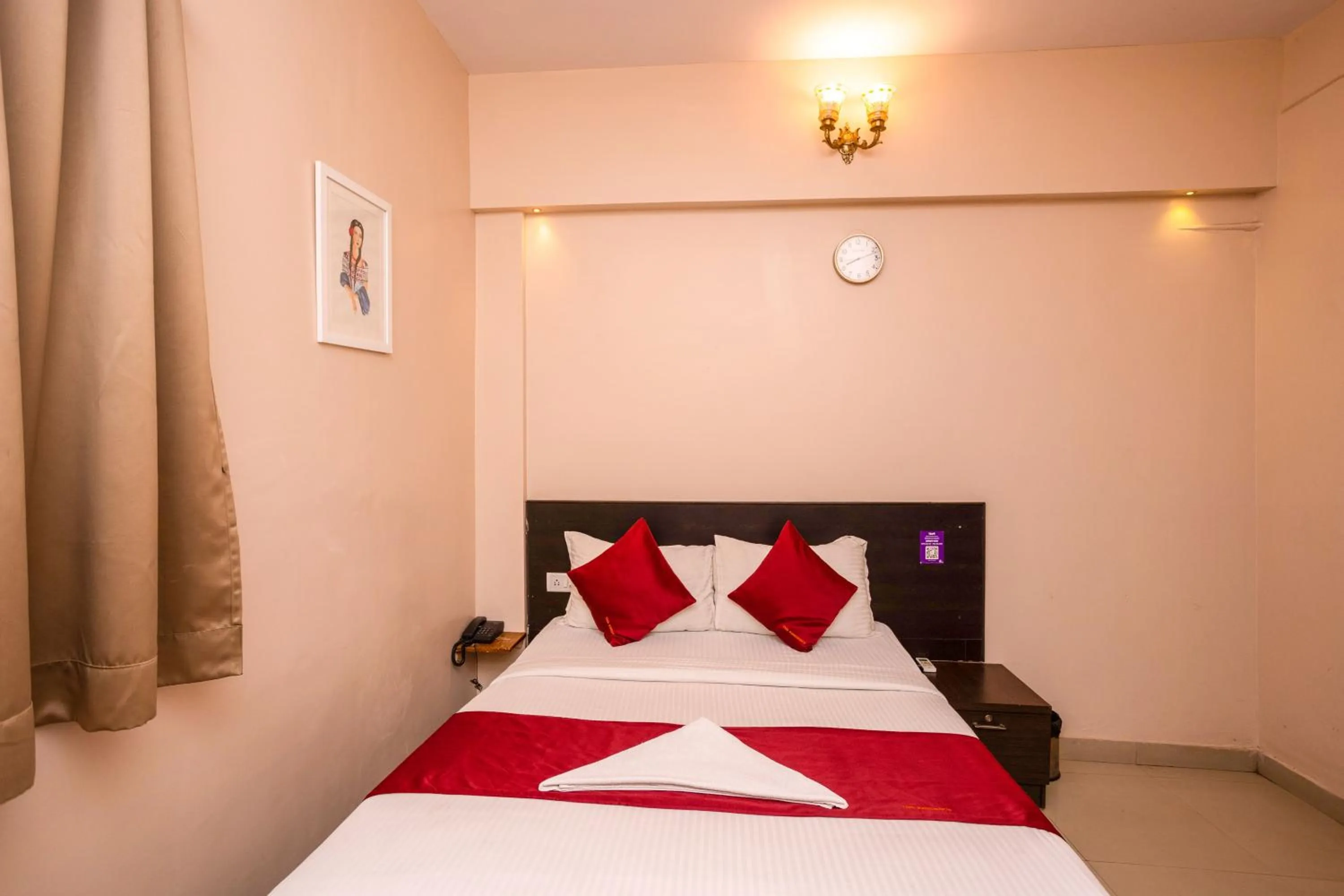 Photo of the whole room, Bed in The Residency Marathahalli