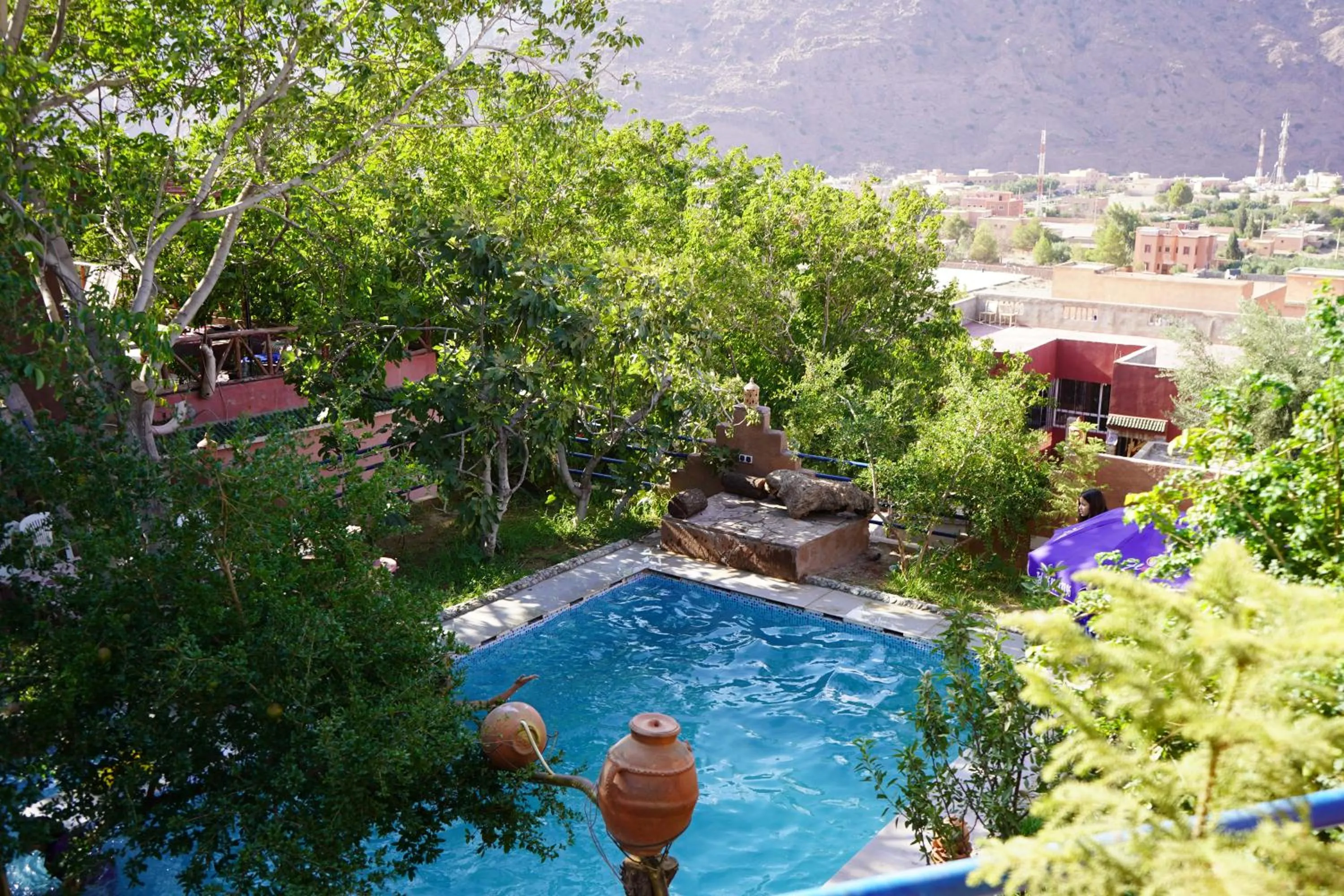 Restaurant/places to eat in Chez Imnir