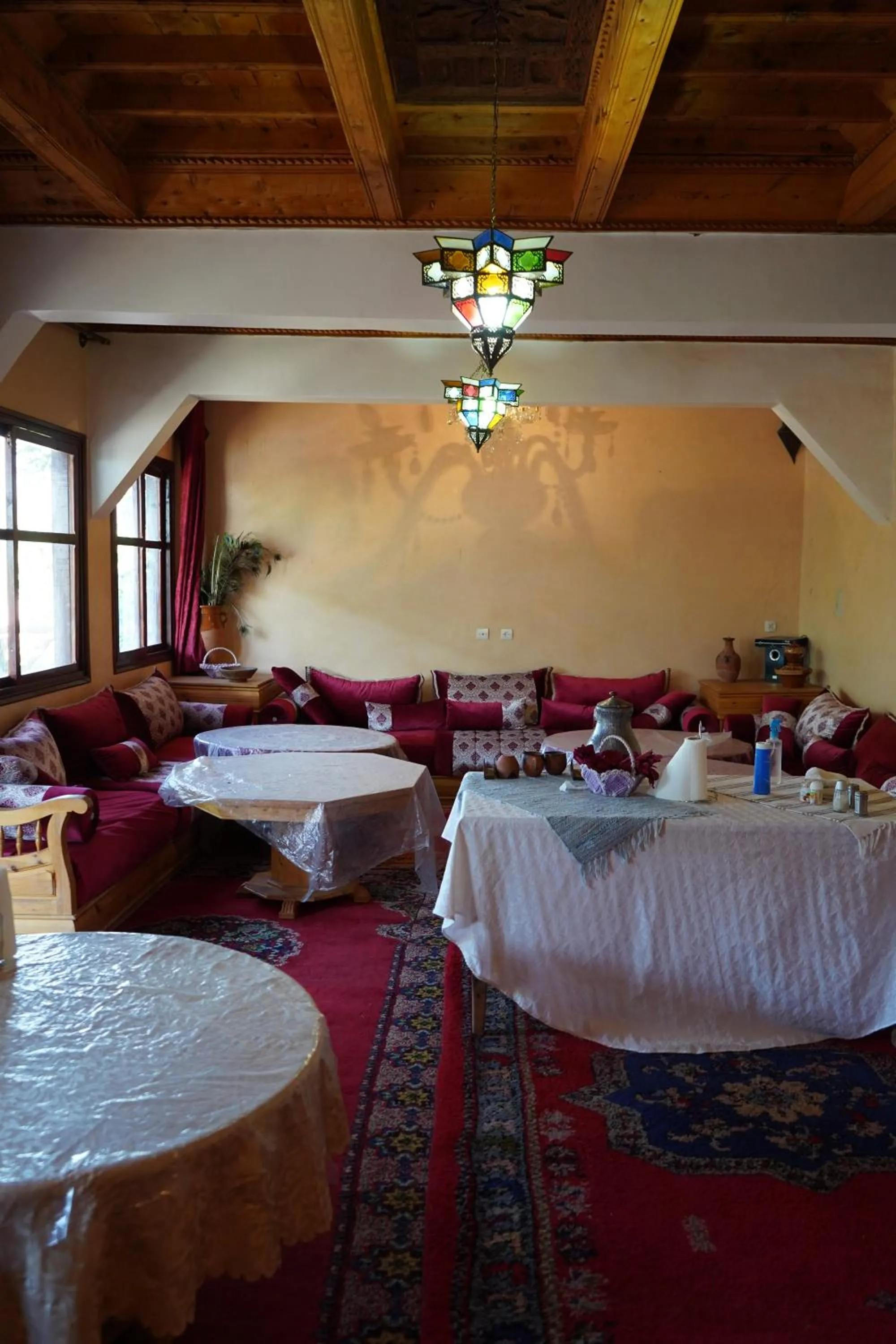 Restaurant/places to eat in Chez Imnir