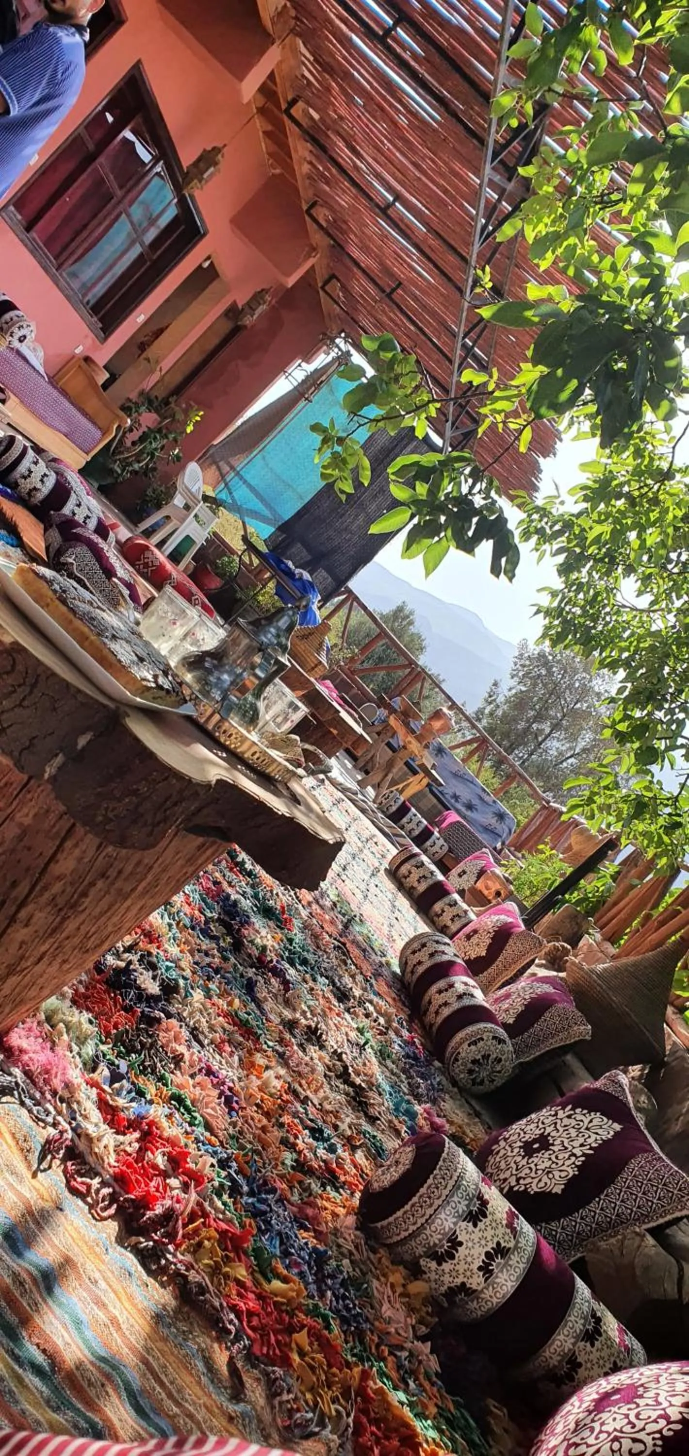 Restaurant/places to eat in Chez Imnir