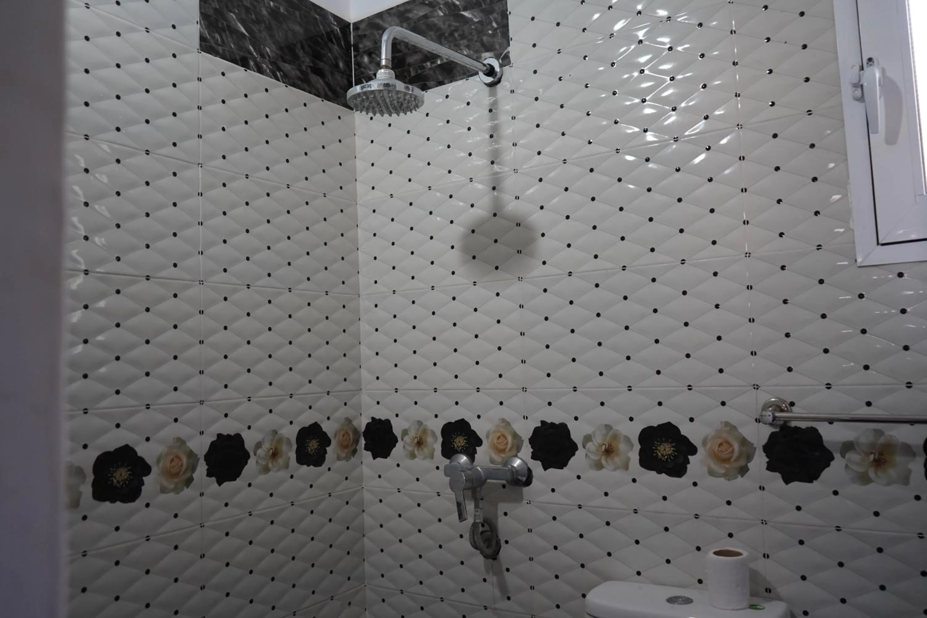 Shower in Chez Imnir