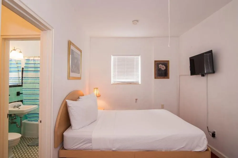 Bed in Island House South Beach