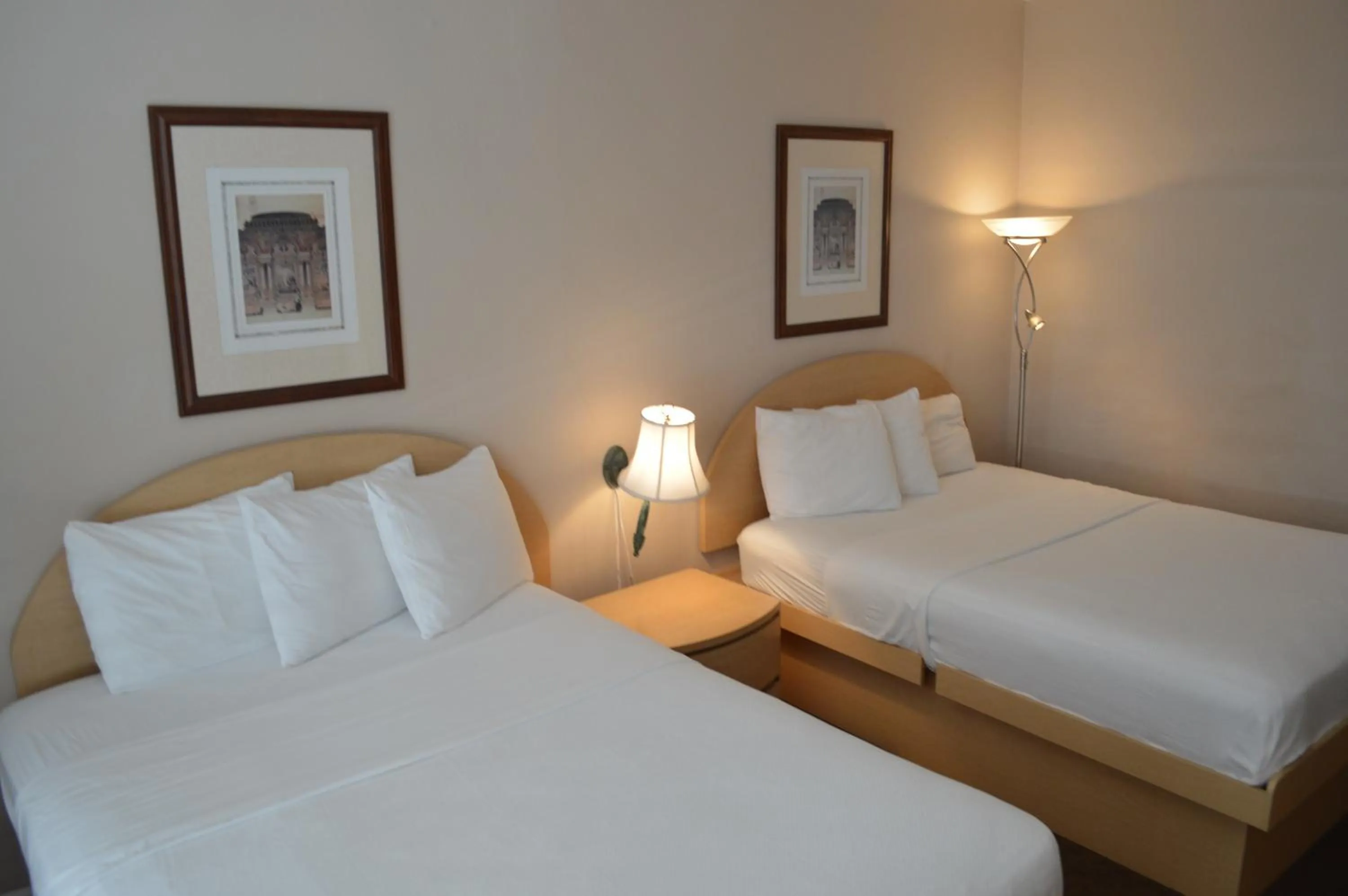 Bed in Island House South Beach