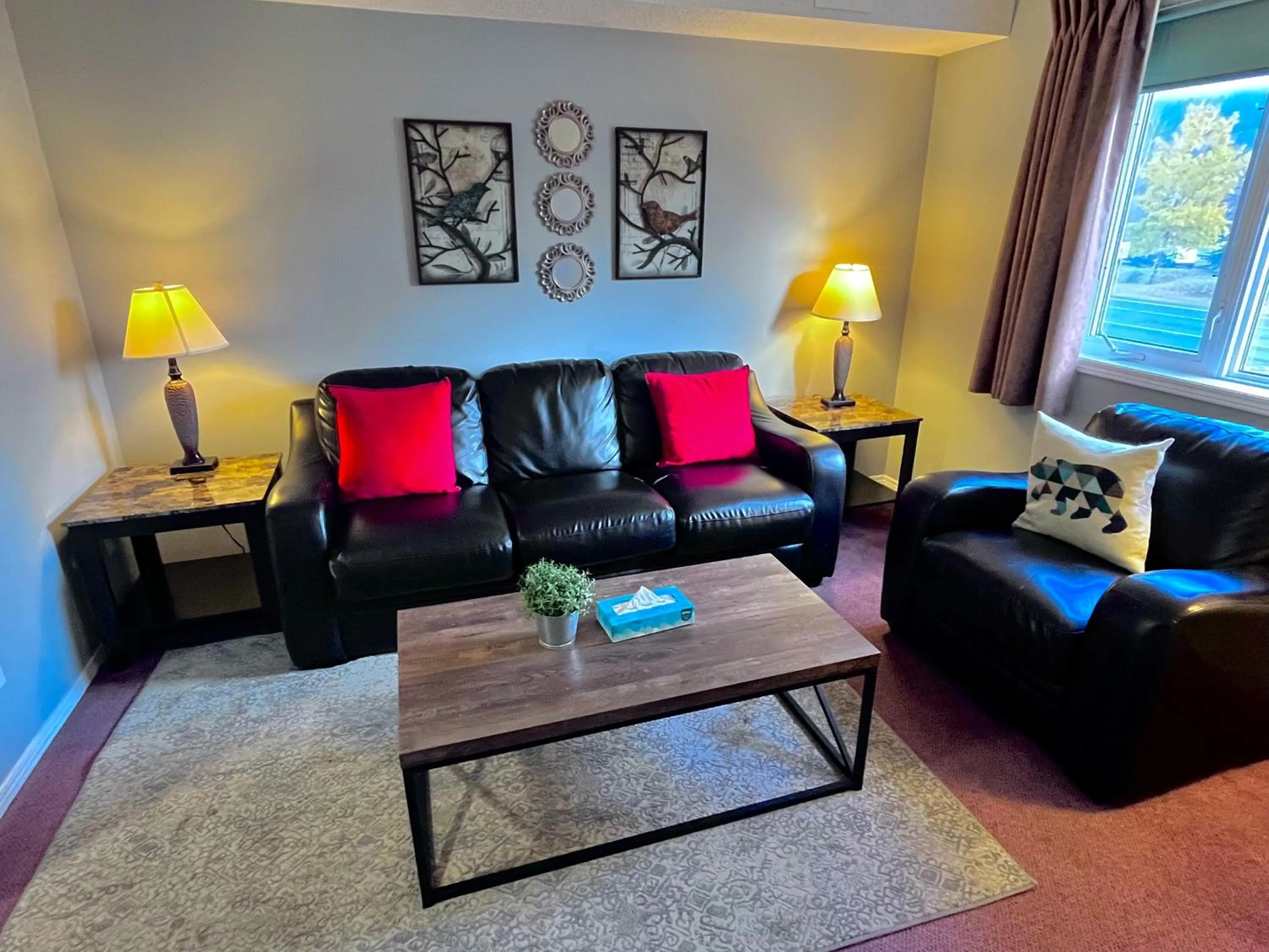Living room in Canadian Rockies Chalets by Trilink - 2 & 3 Bedroom Condos - Self Check-In - Walking Distance to Downtown - Free Parking - Pet-Friendly - No AC